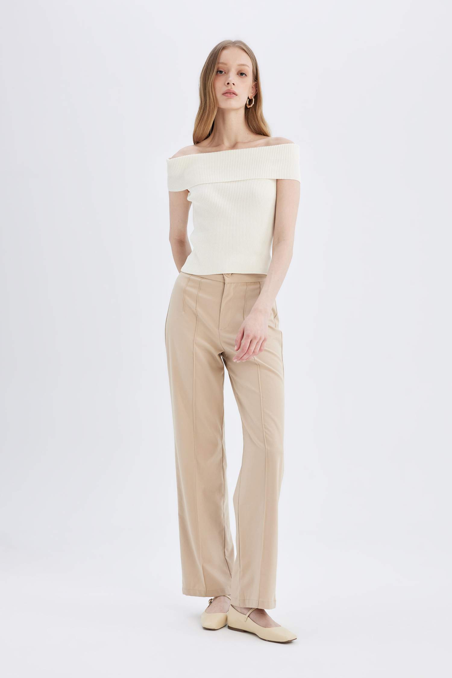 Fitted Open Shoulder Basic Knit T-Shirt