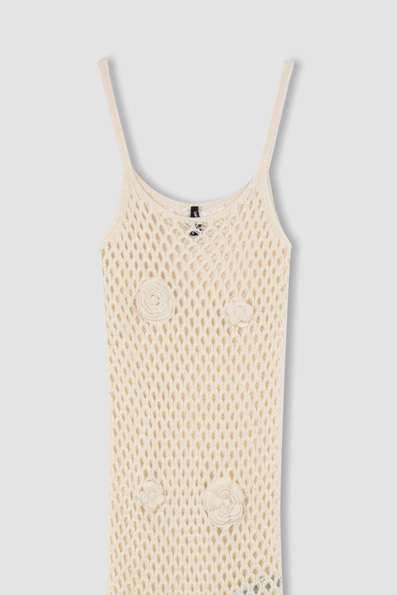 فستان ميدي كروشيه بحمالات