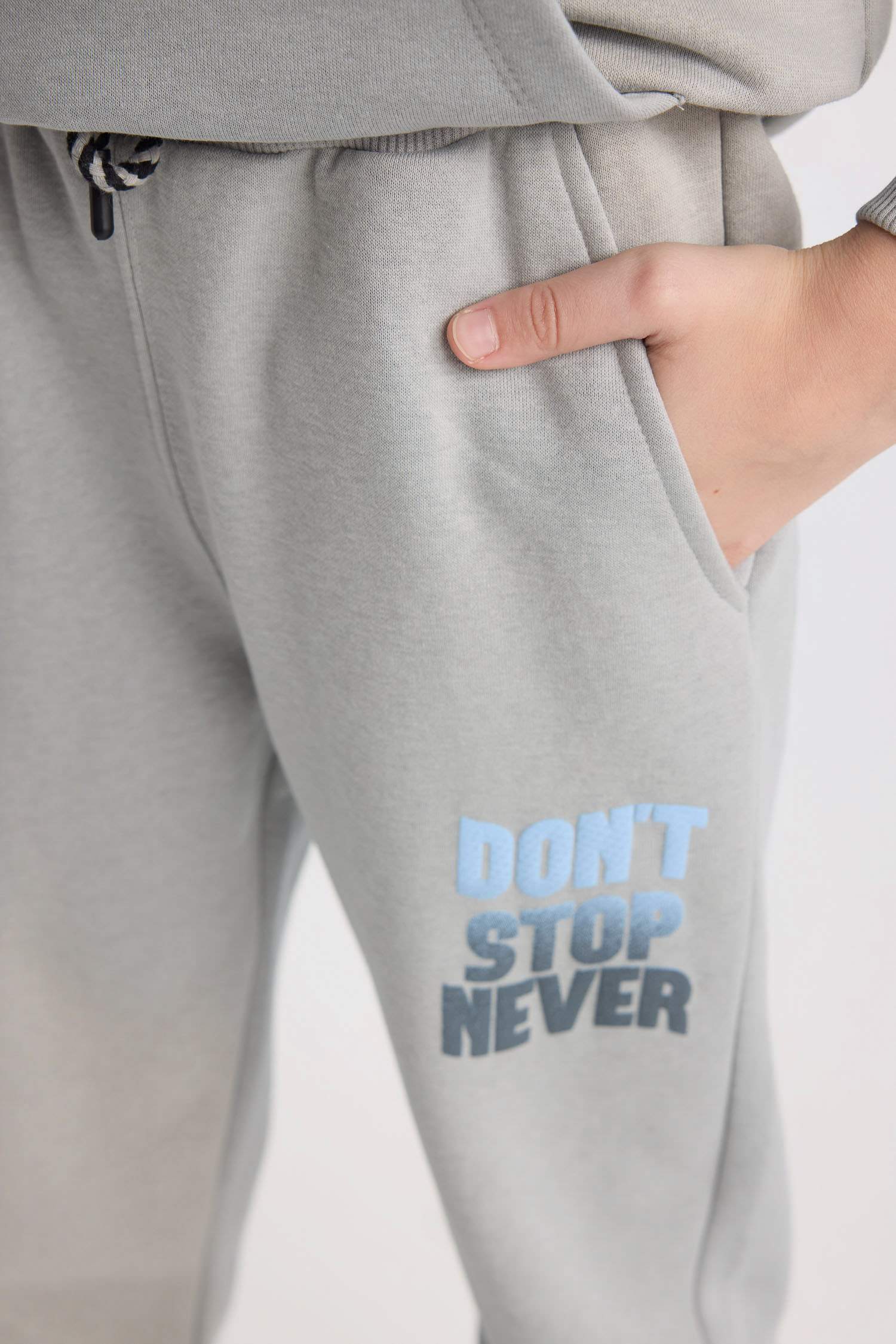 Erkek Çocuk Beli Paçası Lastikli Baskılı Eşofman Altı