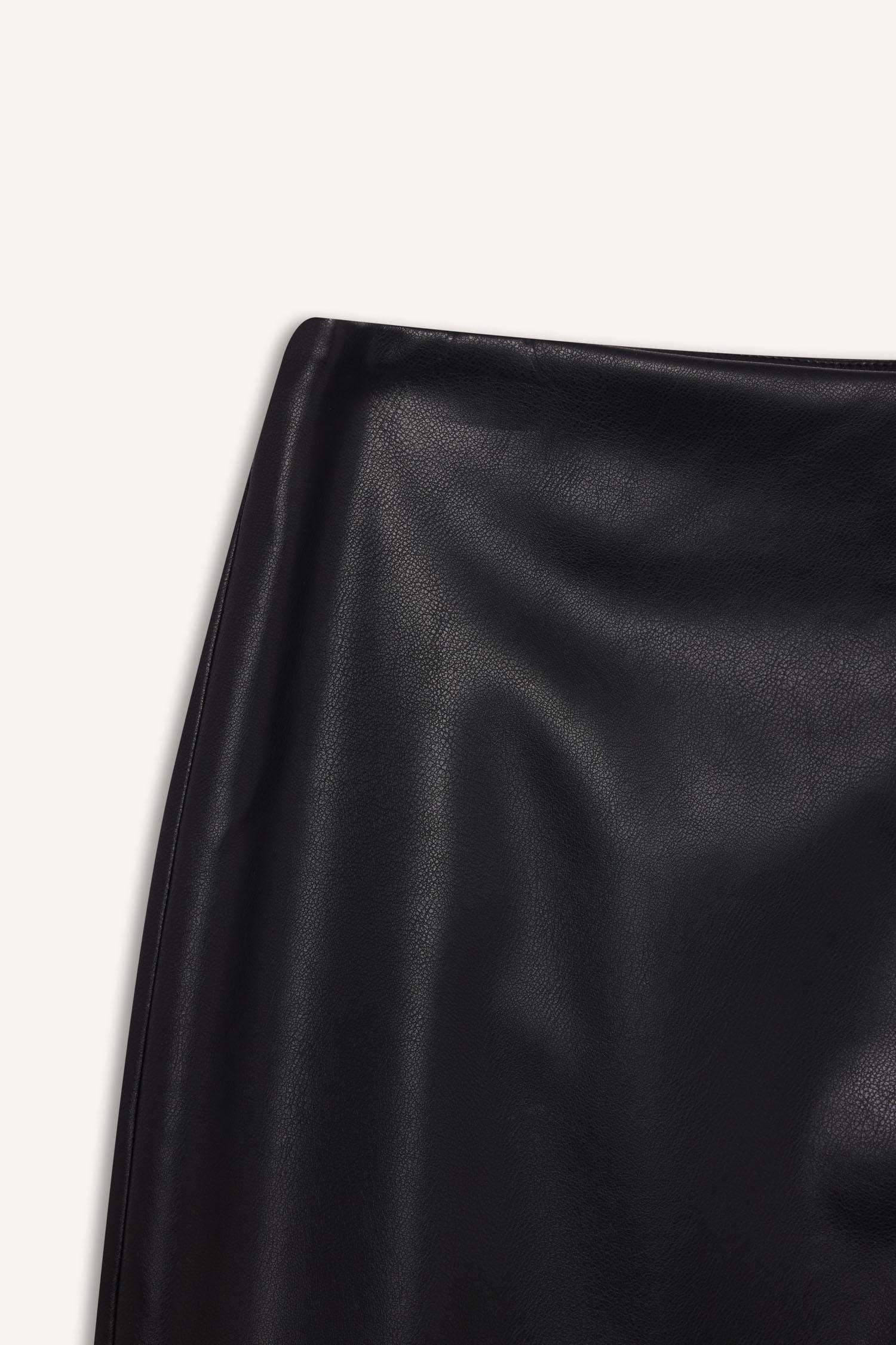 A Kesim Yüksek Bel Suni Deri Mini Etek