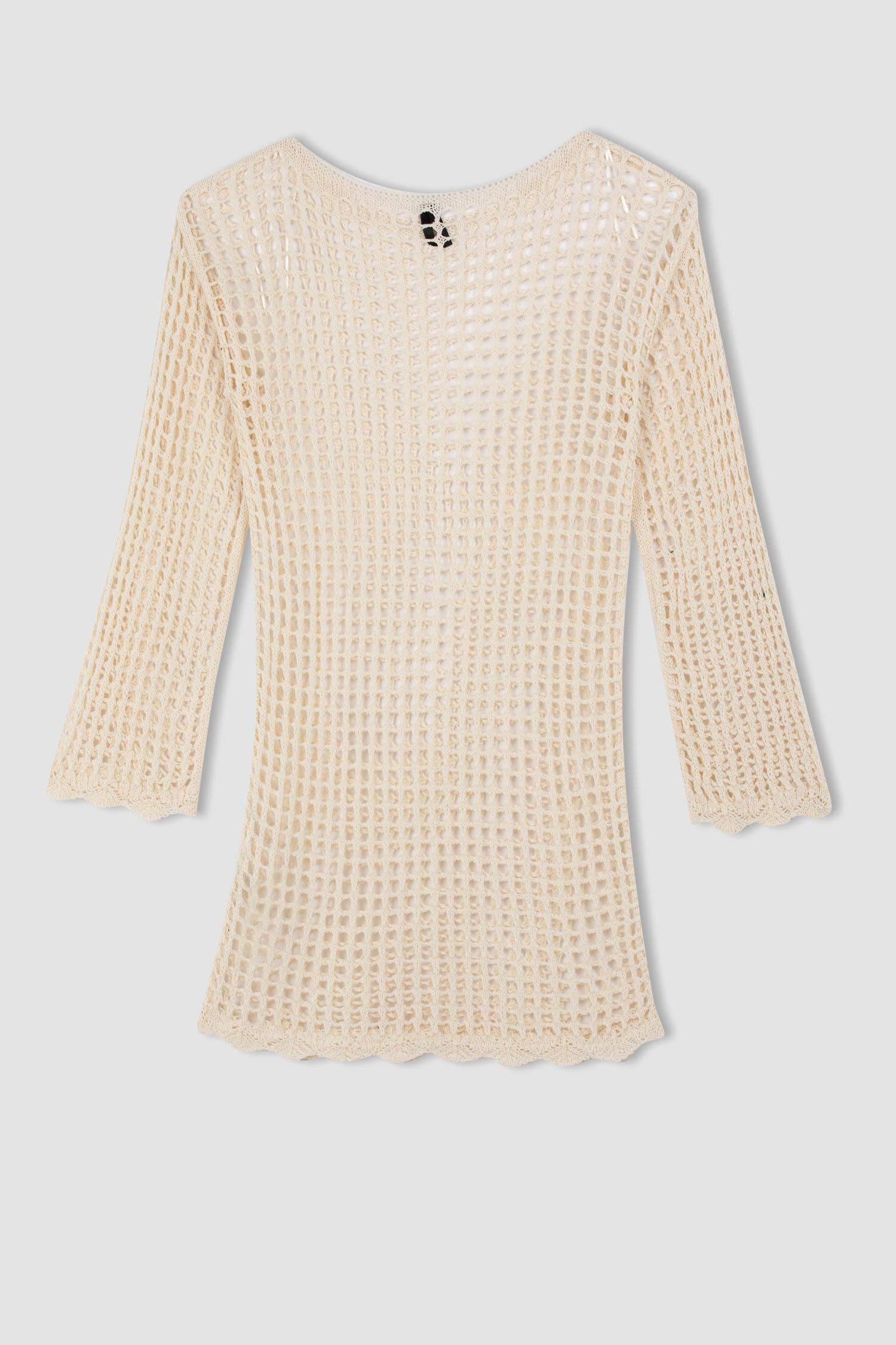 فستان قصير كروشيه ردن طويل قصة عادية