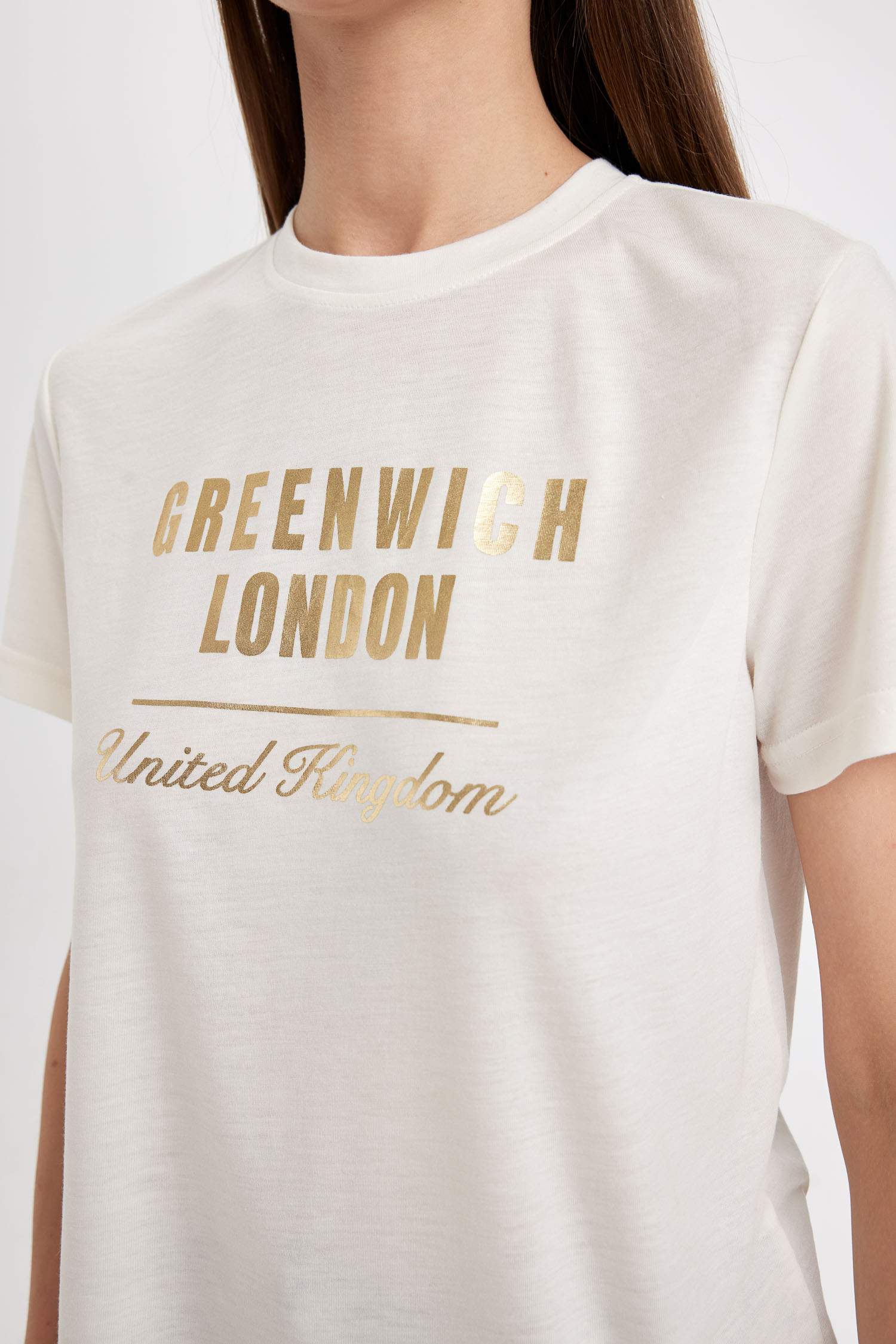 تيشيرت مطبوع قصة عادية برقبة مستديرة