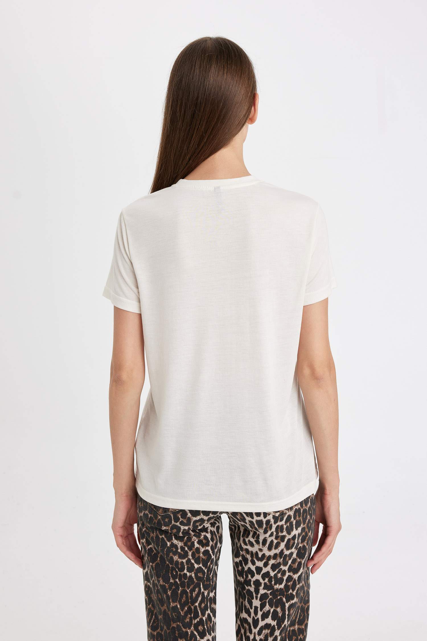 تيشيرت مطبوع قصة عادية برقبة مستديرة