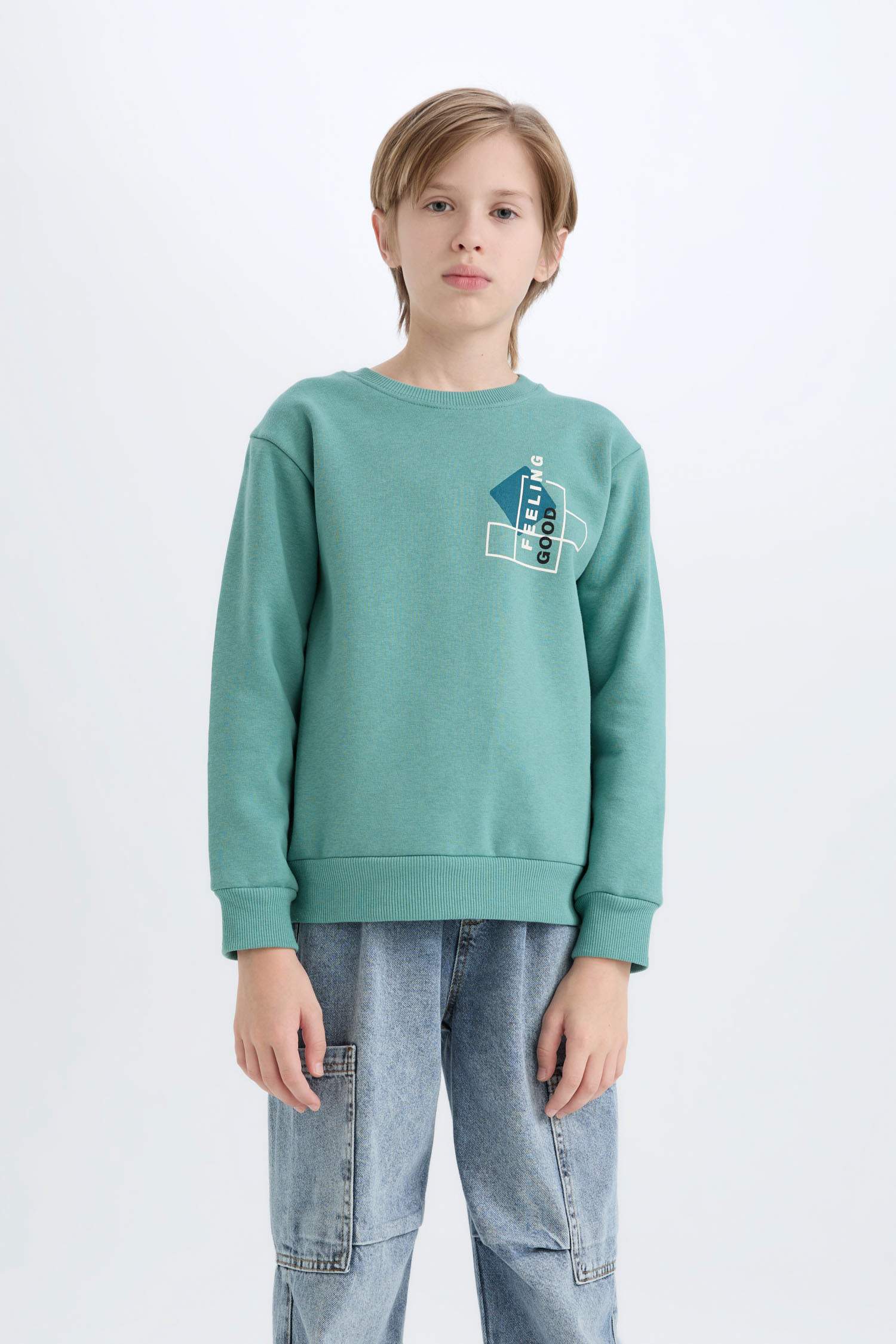 سويت شيرت قصة عادية برقبة مستديرة