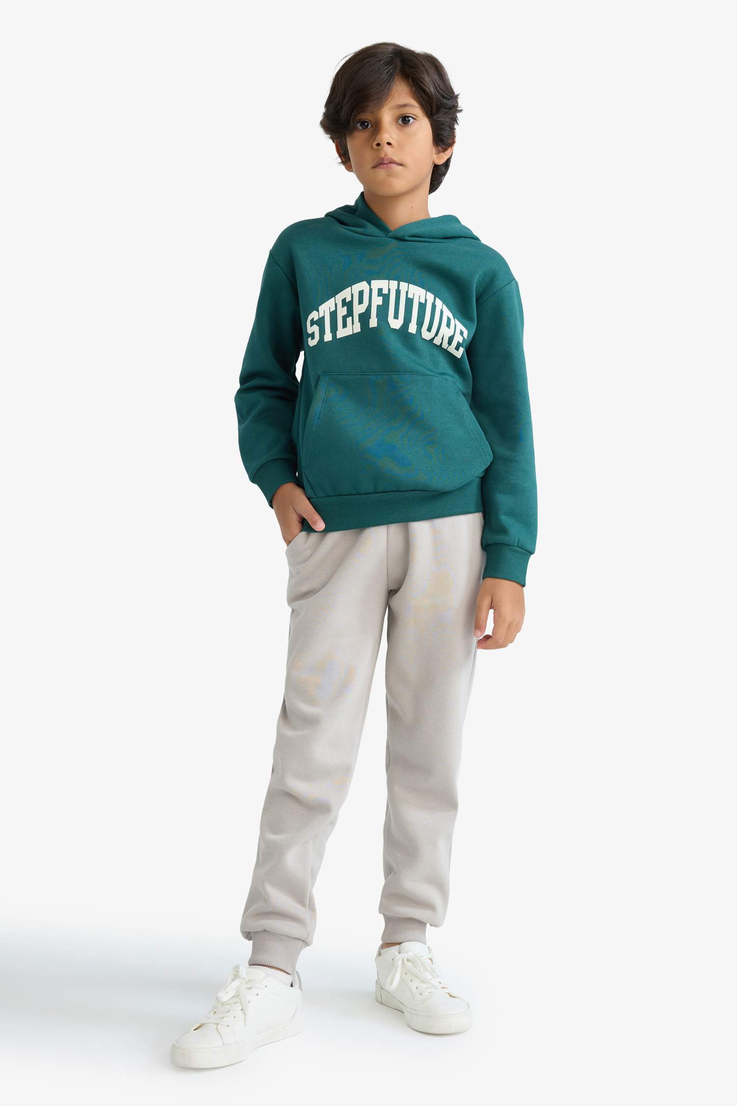 Erkek Çocuk Kapüşonlu İçi Yumuşak Tüylü Baskılı Sweatshirt 