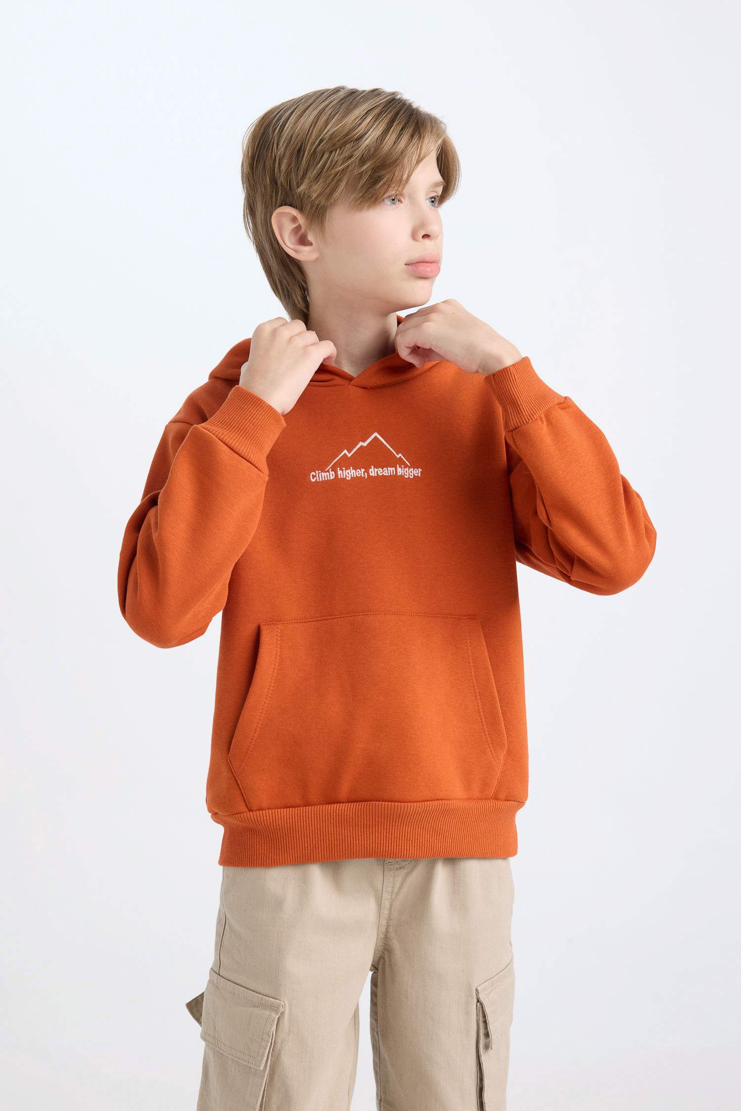 Erkek Çocuk Kapüşonlu Sırt Baskılı Nakışlı Sweatshirt