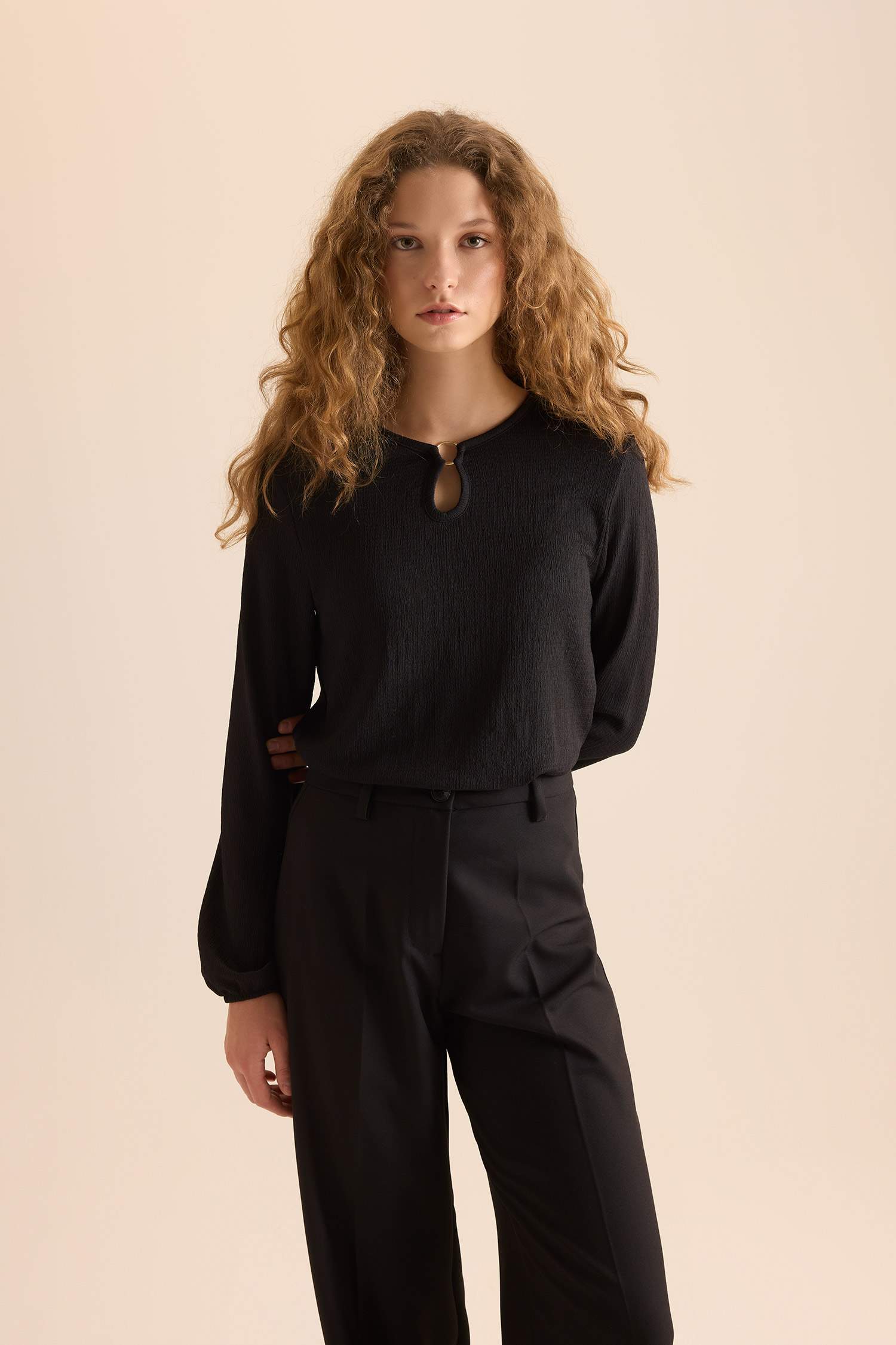 Regular Fit Bisiklet Yaka Bürümcük Uzun Kollu Tişört