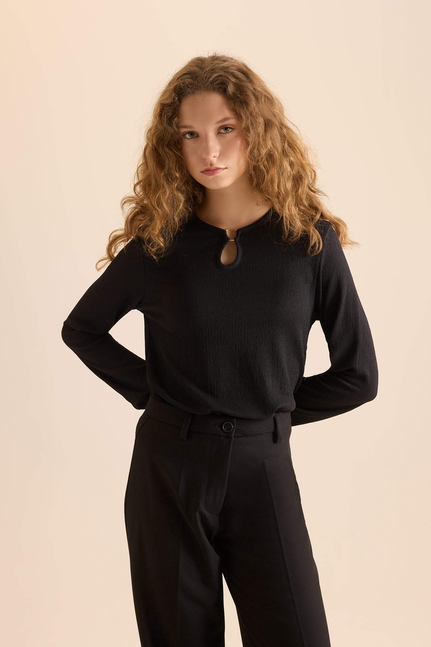 Regular Fit Bisiklet Yaka Bürümcük Uzun Kollu Tişört