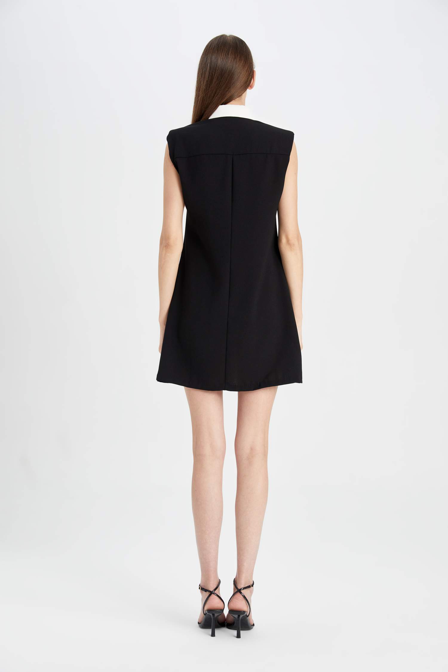 فستان قصير منسوج بدون كم