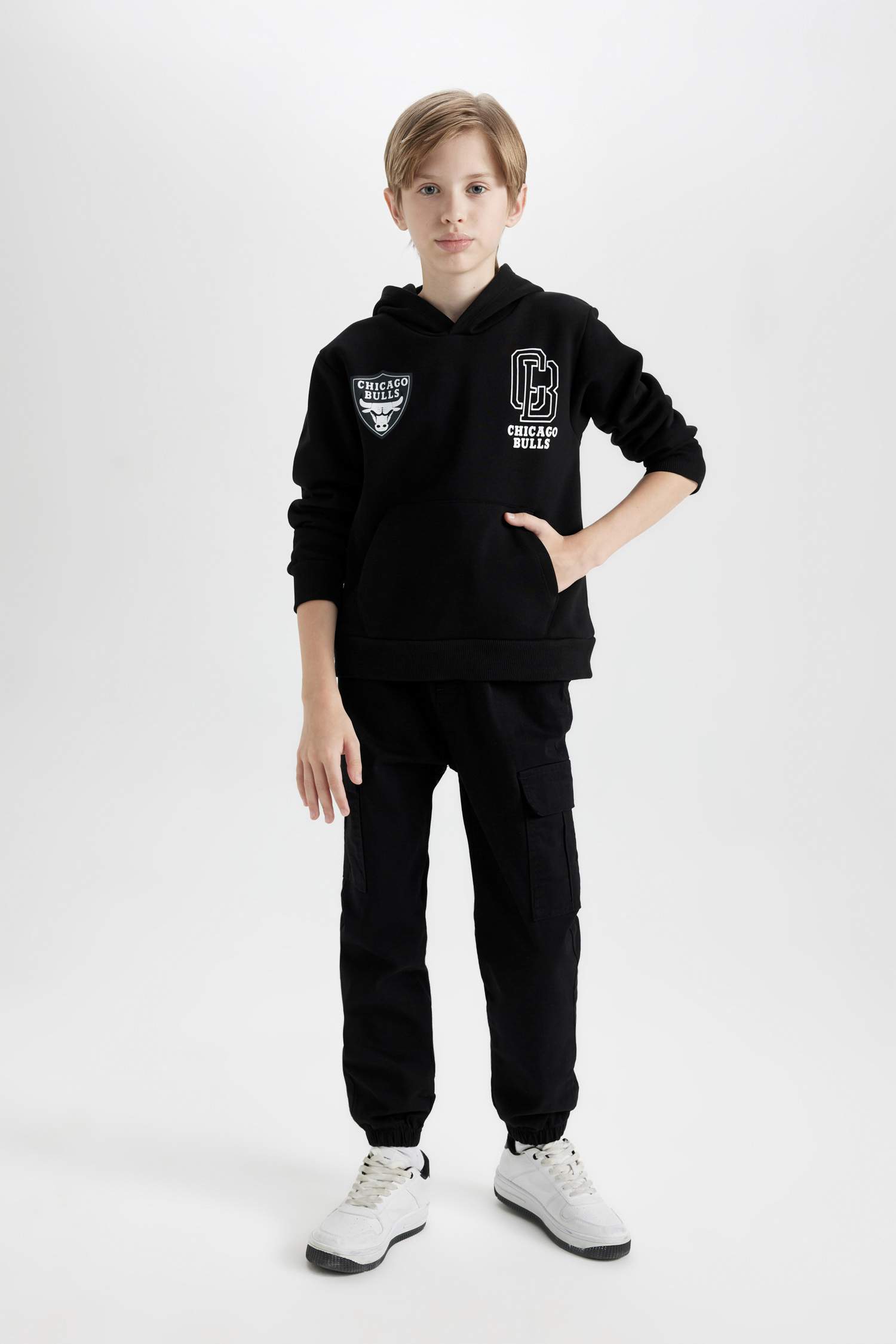 Erkek Çocuk Siyah NBA Chicago Bulls Oversize Geniş Kalıp Kapüşonlu Sırt Baskılı Sweatshirt