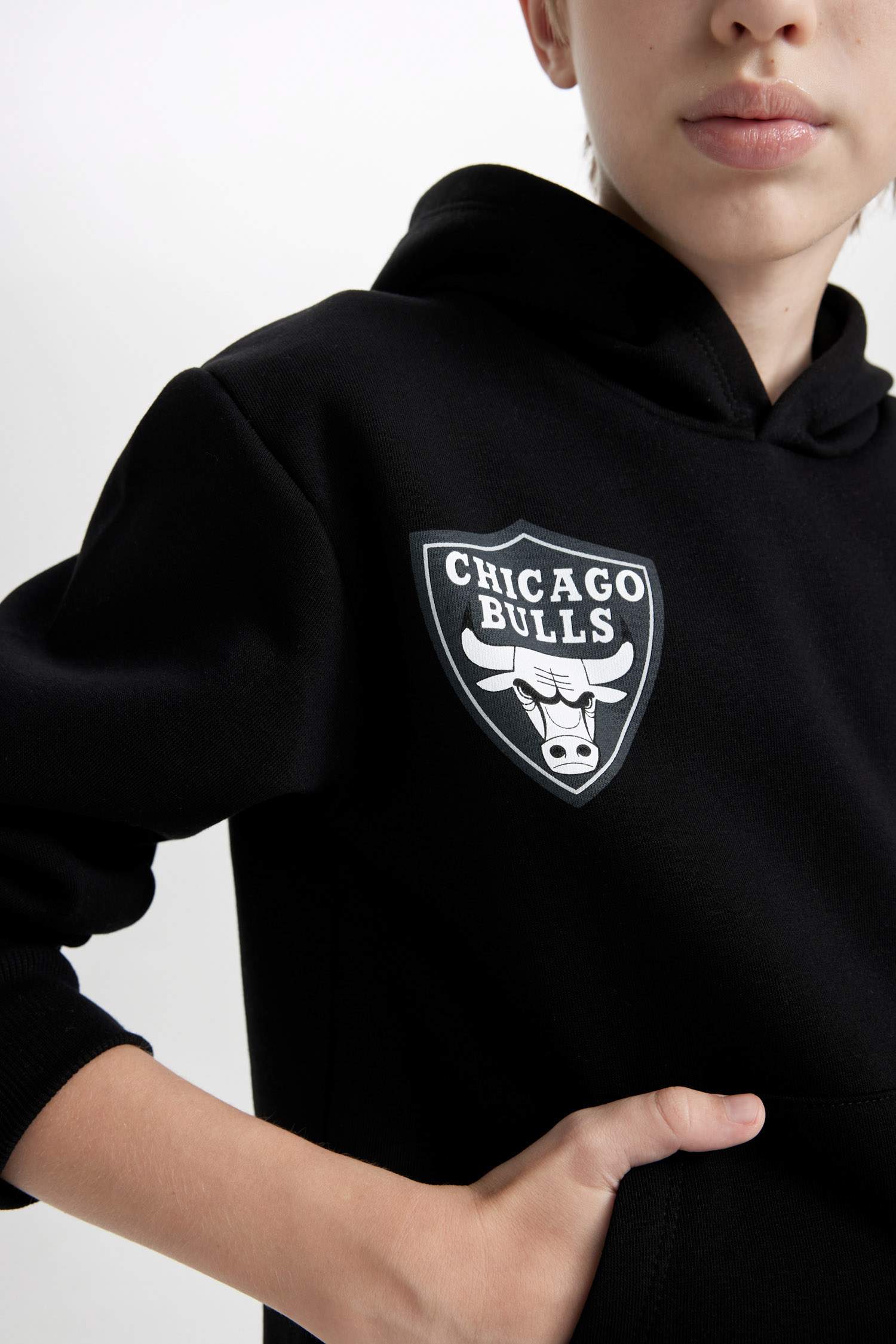 Erkek Çocuk Siyah NBA Chicago Bulls Oversize Geniş Kalıp Kapüşonlu Sırt Baskılı Sweatshirt