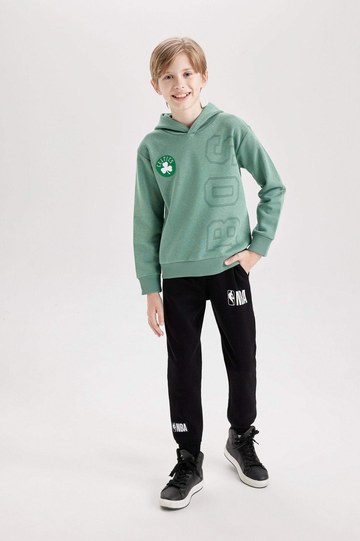Boy NBA Boston Celtics Regular Fit Crew Neck Thick Sweatshirt