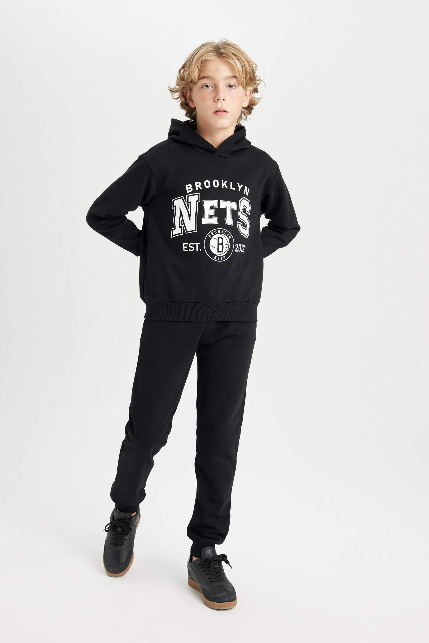 Erkek Çocuk Siyah NBA Brooklyn Nets Kapüşonlu Sweatshirt
