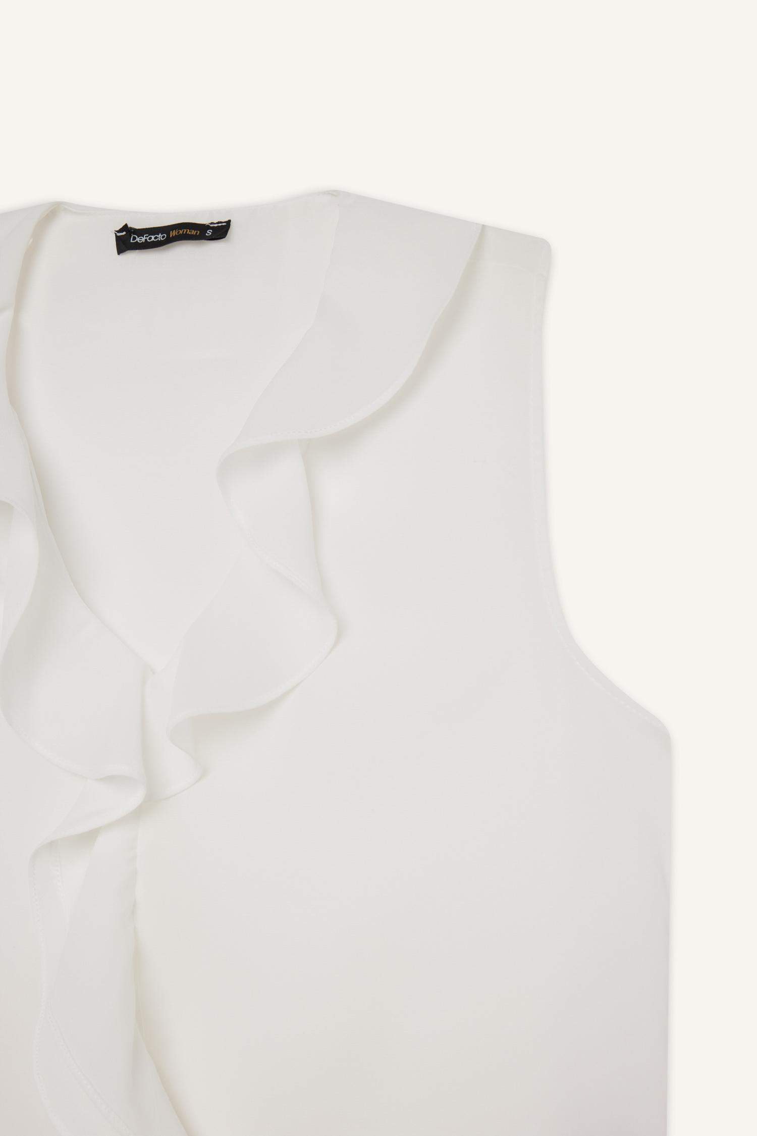 Regular Fit V Yaka Şifon Kolsuz Bluz