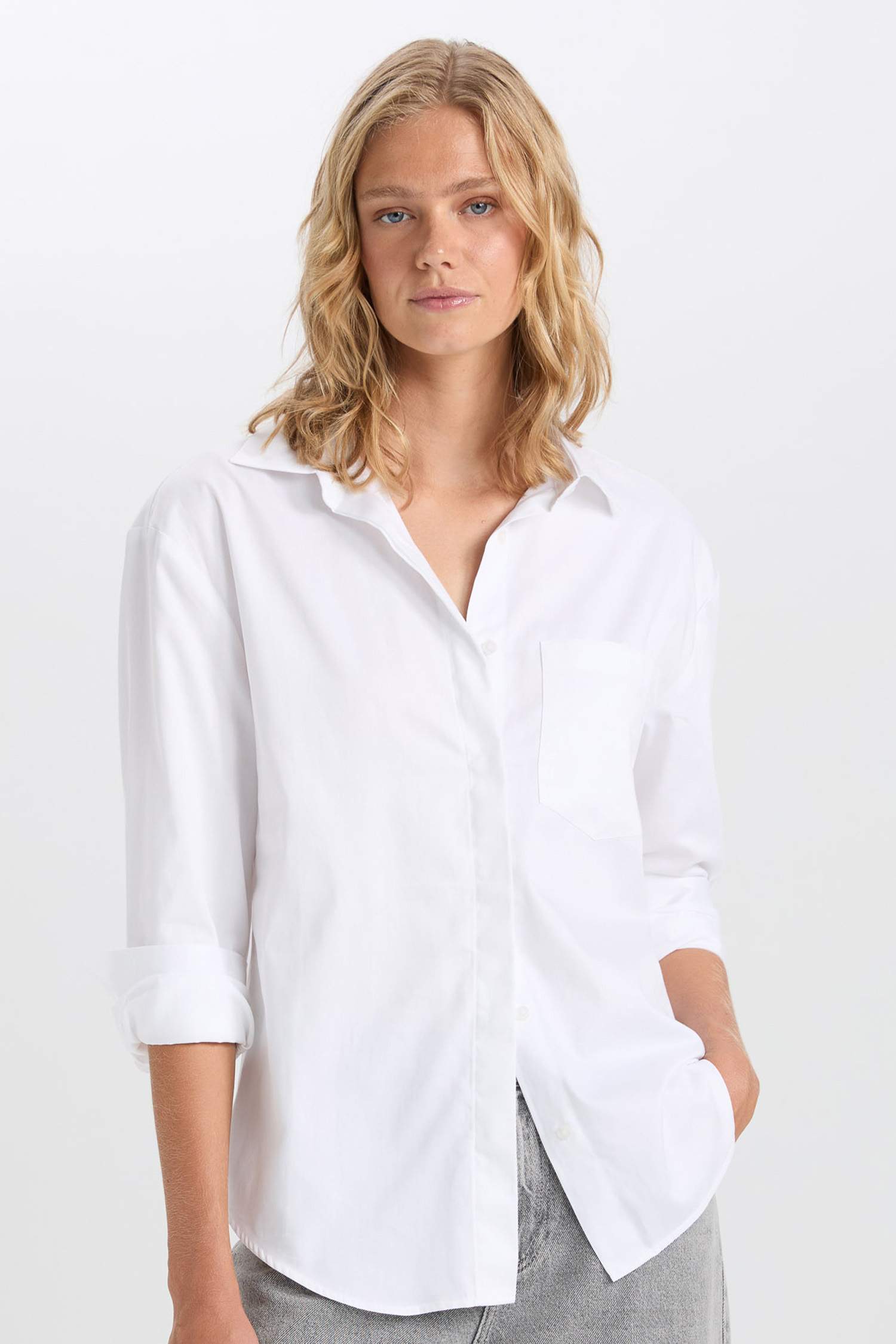 Oversize Geniş Kalıp Cepli Basic Düz Poplin Uzun Kollu Beyaz Gömlek