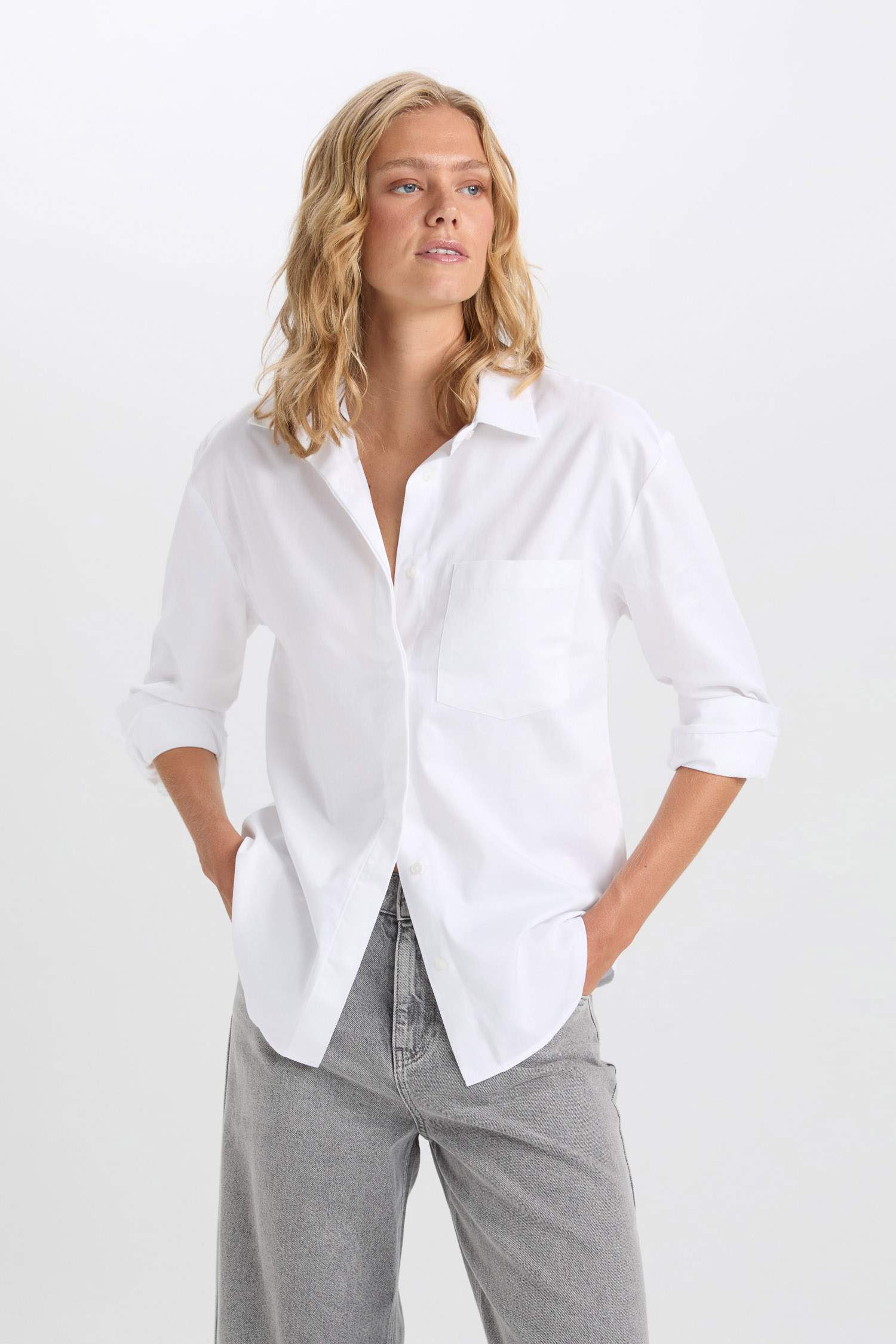 Oversize Geniş Kalıp Cepli Basic Düz Poplin Uzun Kollu Beyaz Gömlek