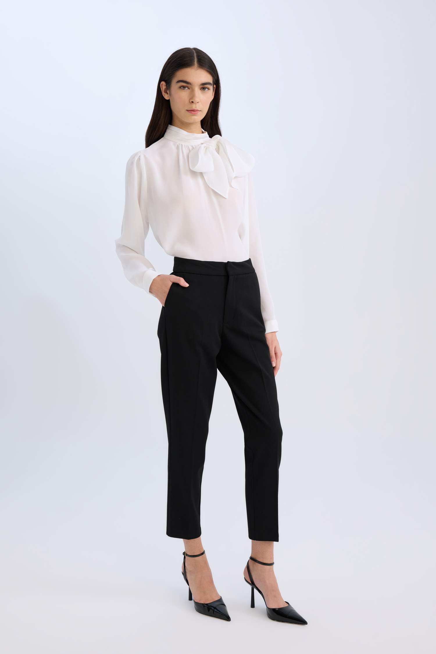 Regular Fit Fiyonk Yaka Basic Düz Saten Uzun Kollu Bluz