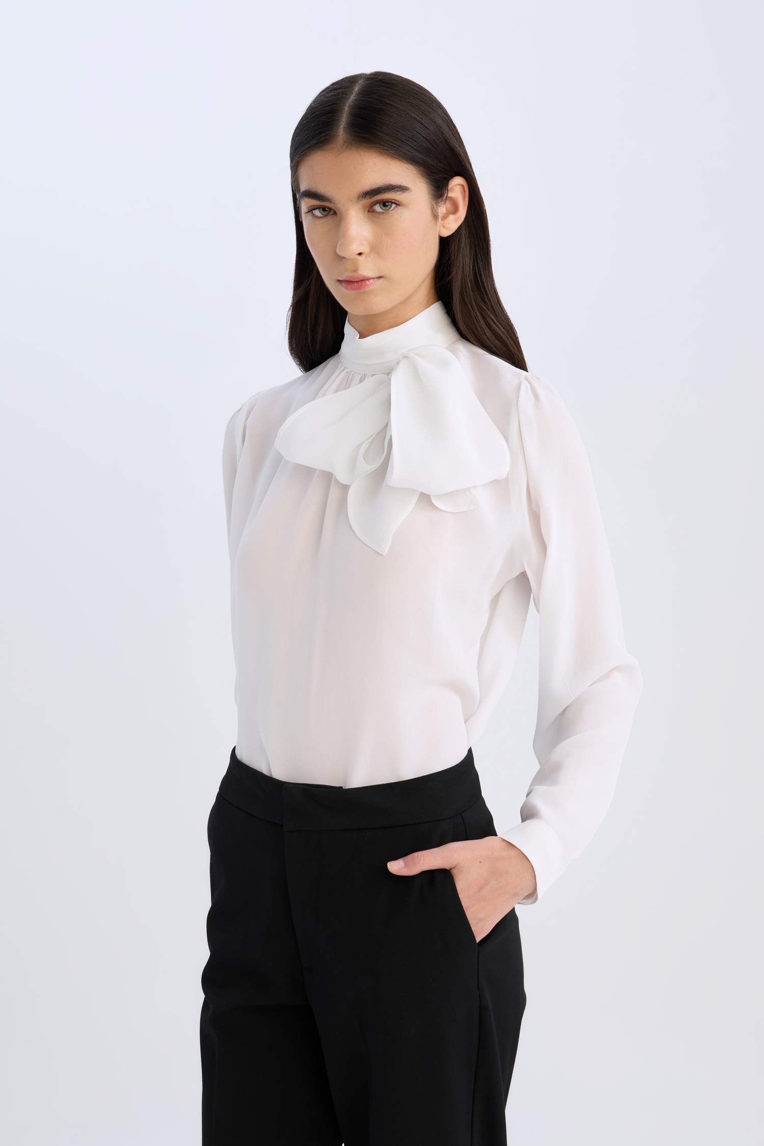 Regular Fit Fiyonk Yaka Basic Düz Saten Uzun Kollu Bluz