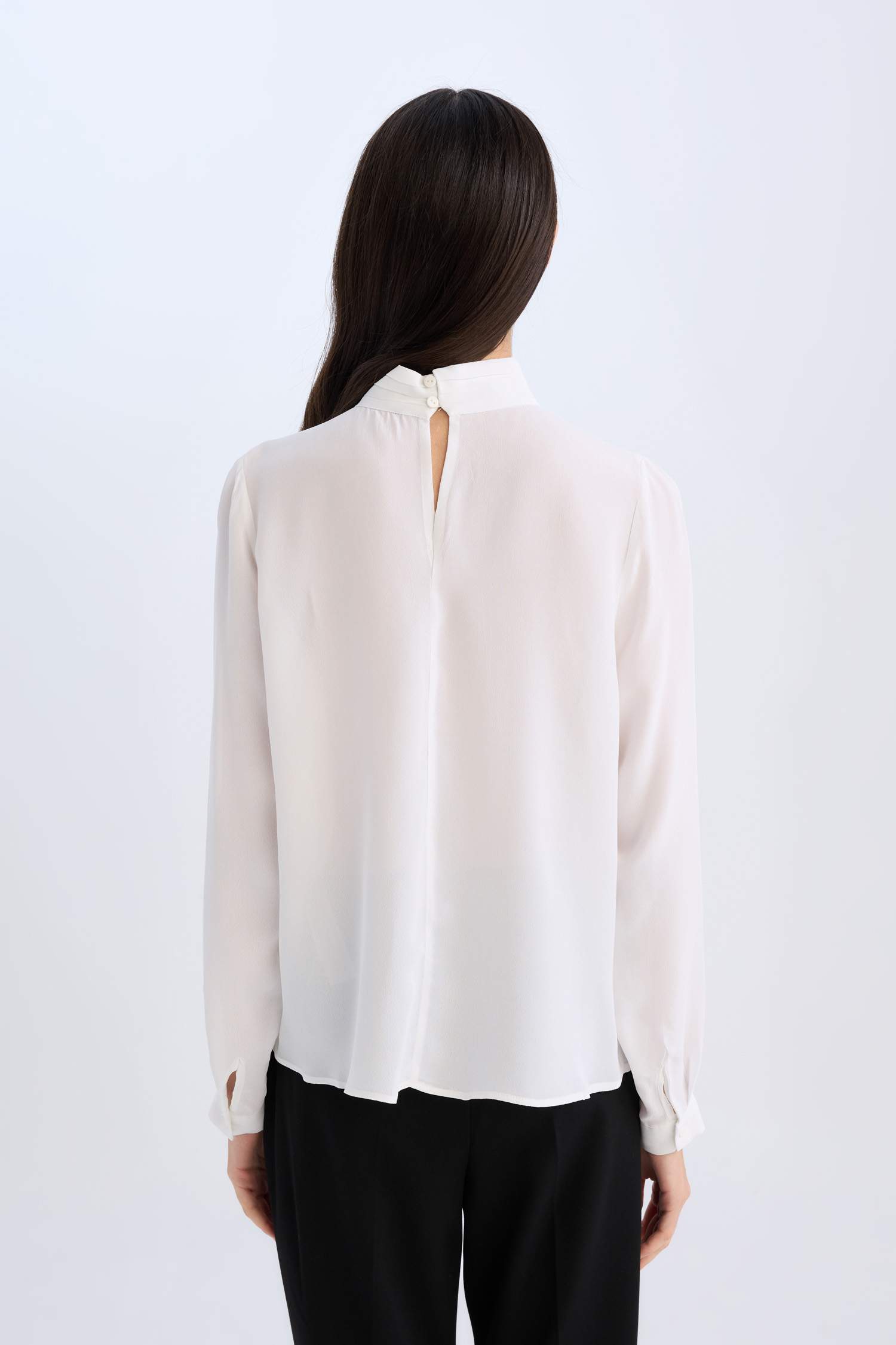 Regular Fit Fiyonk Yaka Basic Düz Saten Uzun Kollu Bluz