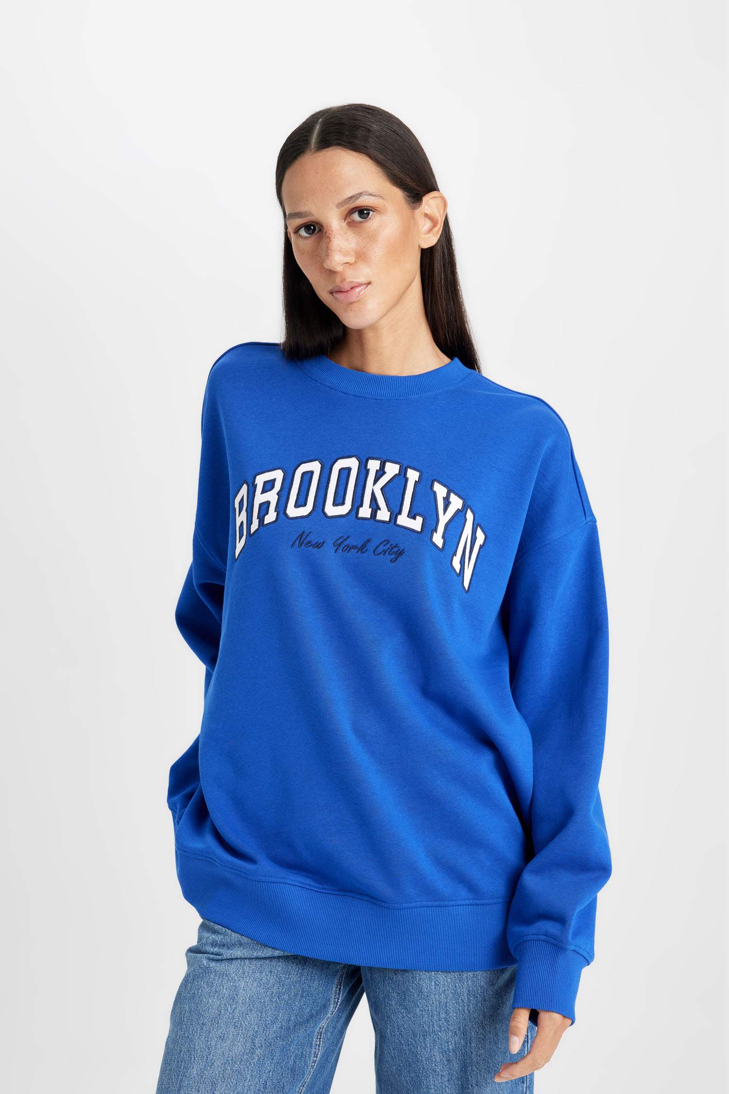 Свитшот оверсайз с круглым вырезом с принтом города из плотной ткани для женщин