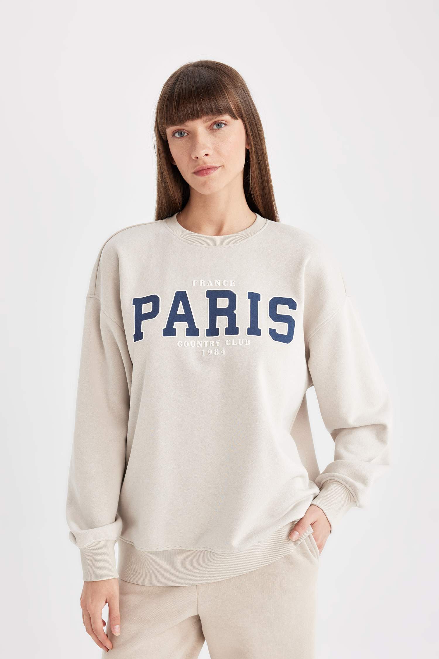 үлкен пішім қала дөңгелек жаға Свитер