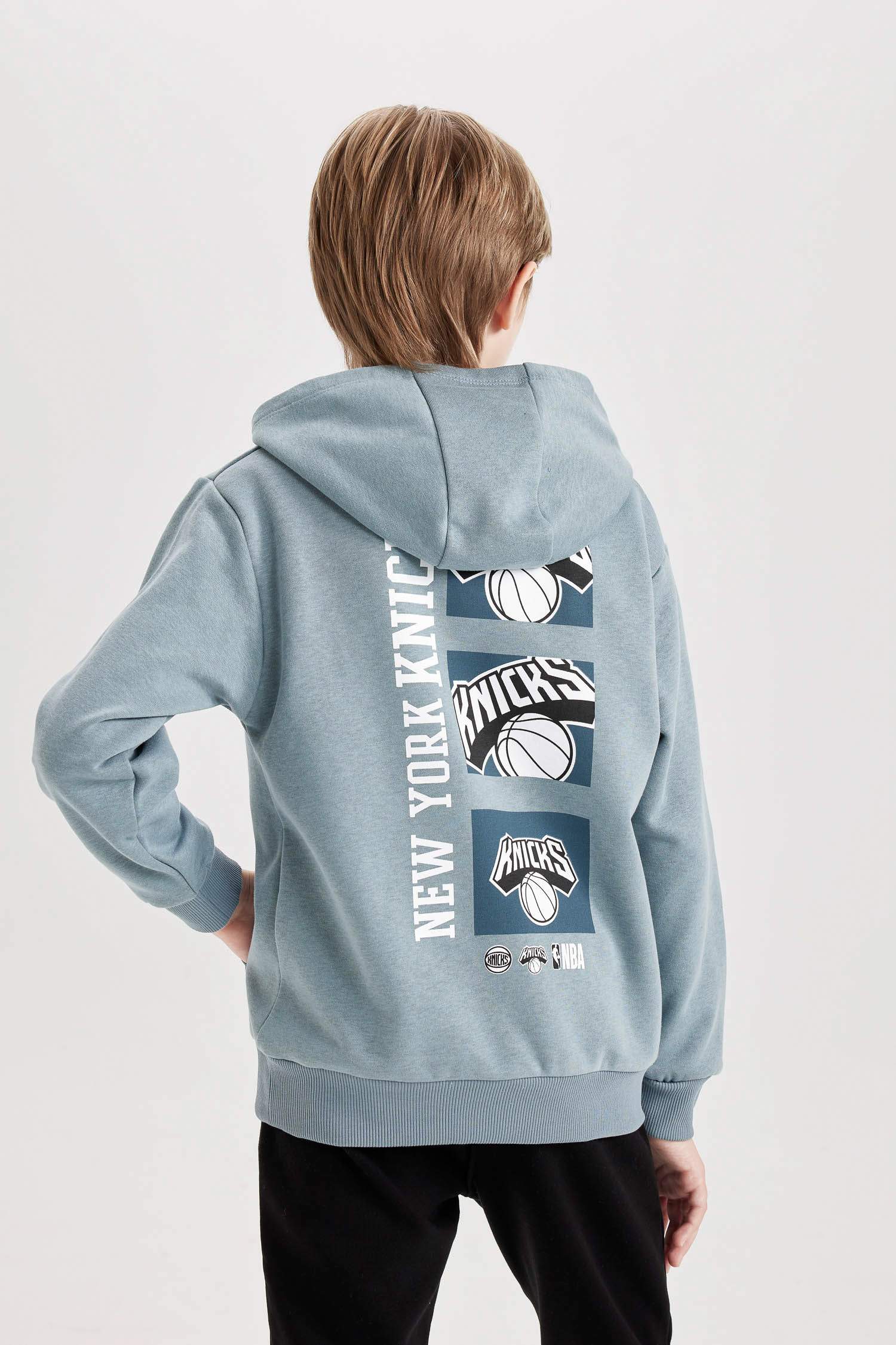 Erkek Çocuk NBA New York Knicks Kapüşonlu Sırt Baskılı Sweatshirt