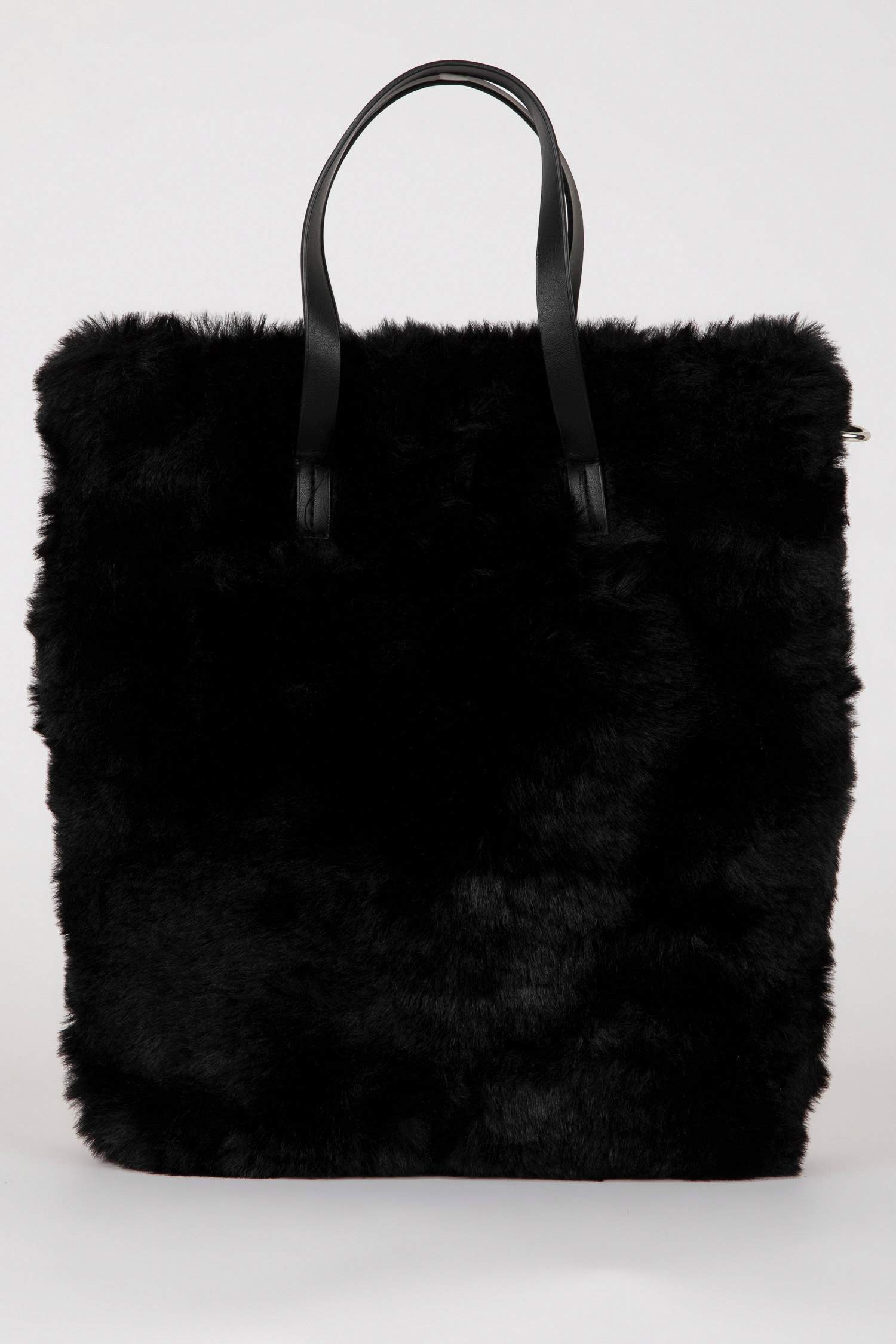 جنطة يد قطيفة