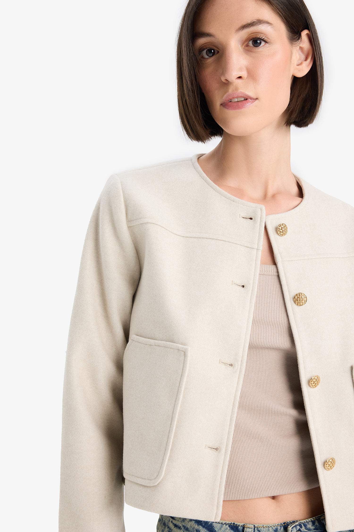 Cropped Fit Crew Neck Blazer