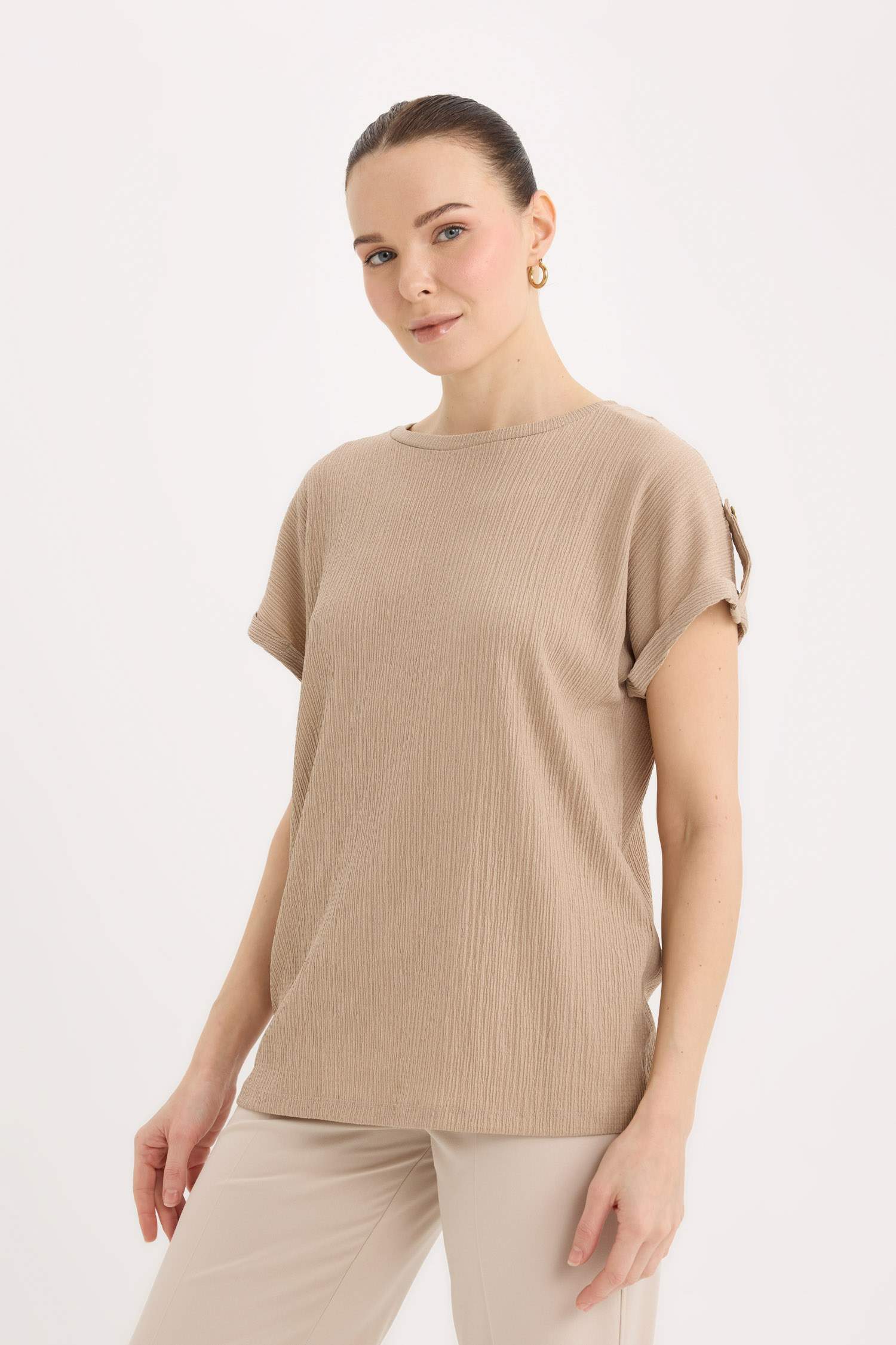 تيشيرت كاجوال نص ردن قصة عادية بياخة مستديرة