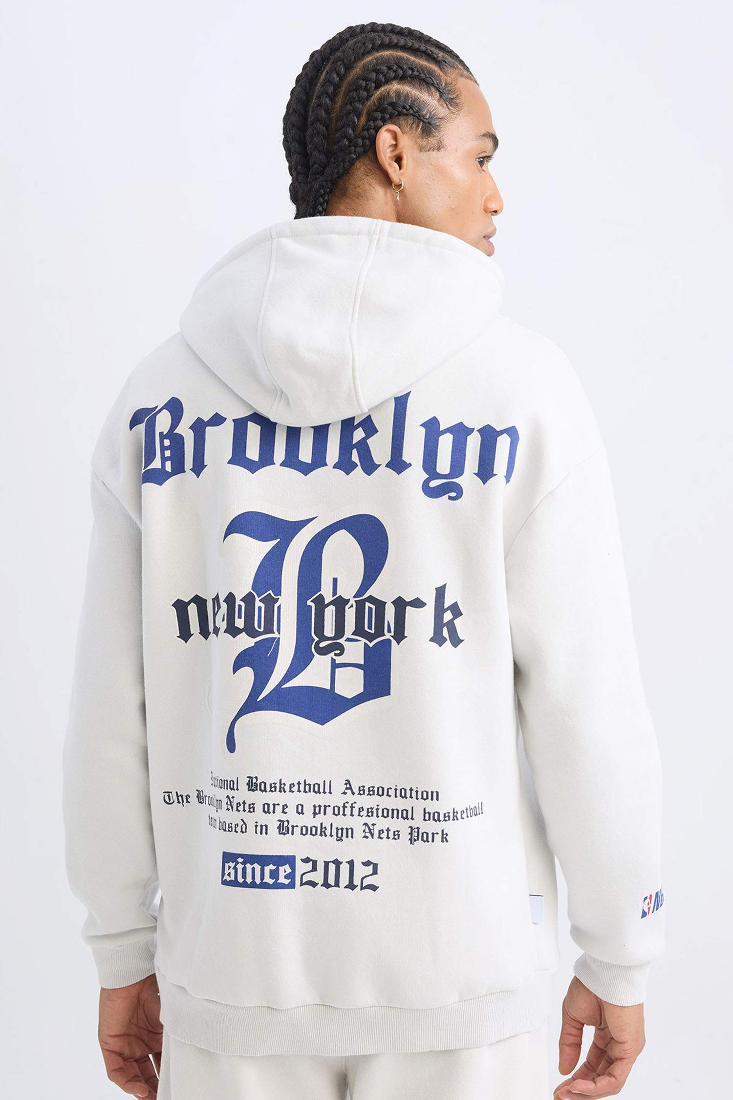 NBA Brooklyn Nets Comfort Fit Rahat Kalıp Kapüşonlu Kalın Sırt Baskılı Sweatshirt