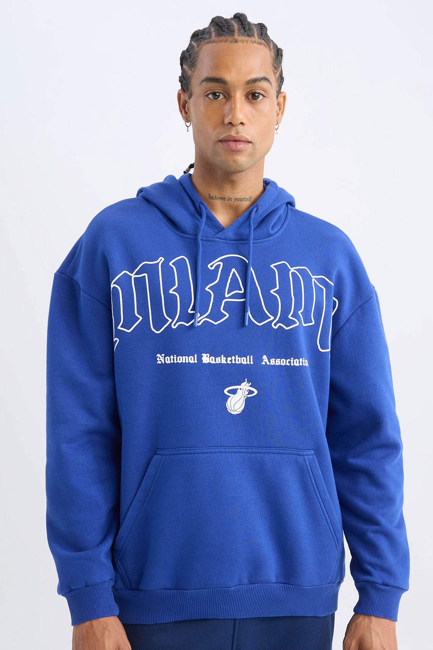 DeFactoFit NBA Miami Heat Boxy Fit Kapüşonlu Kanguru Cepli Kalın Sweatshirt