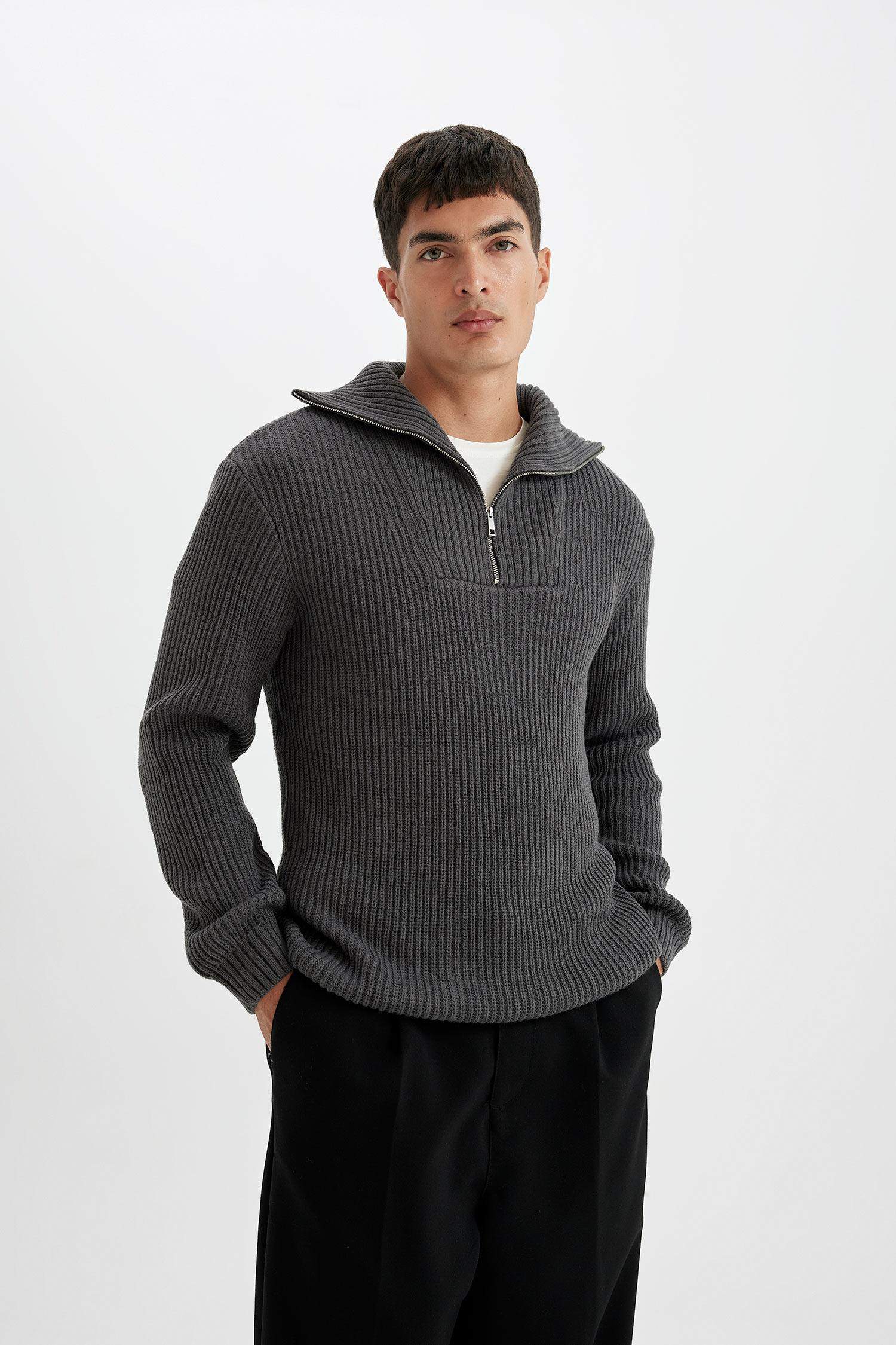 релакс пішімі мойынжейде трикотаж Пулловер