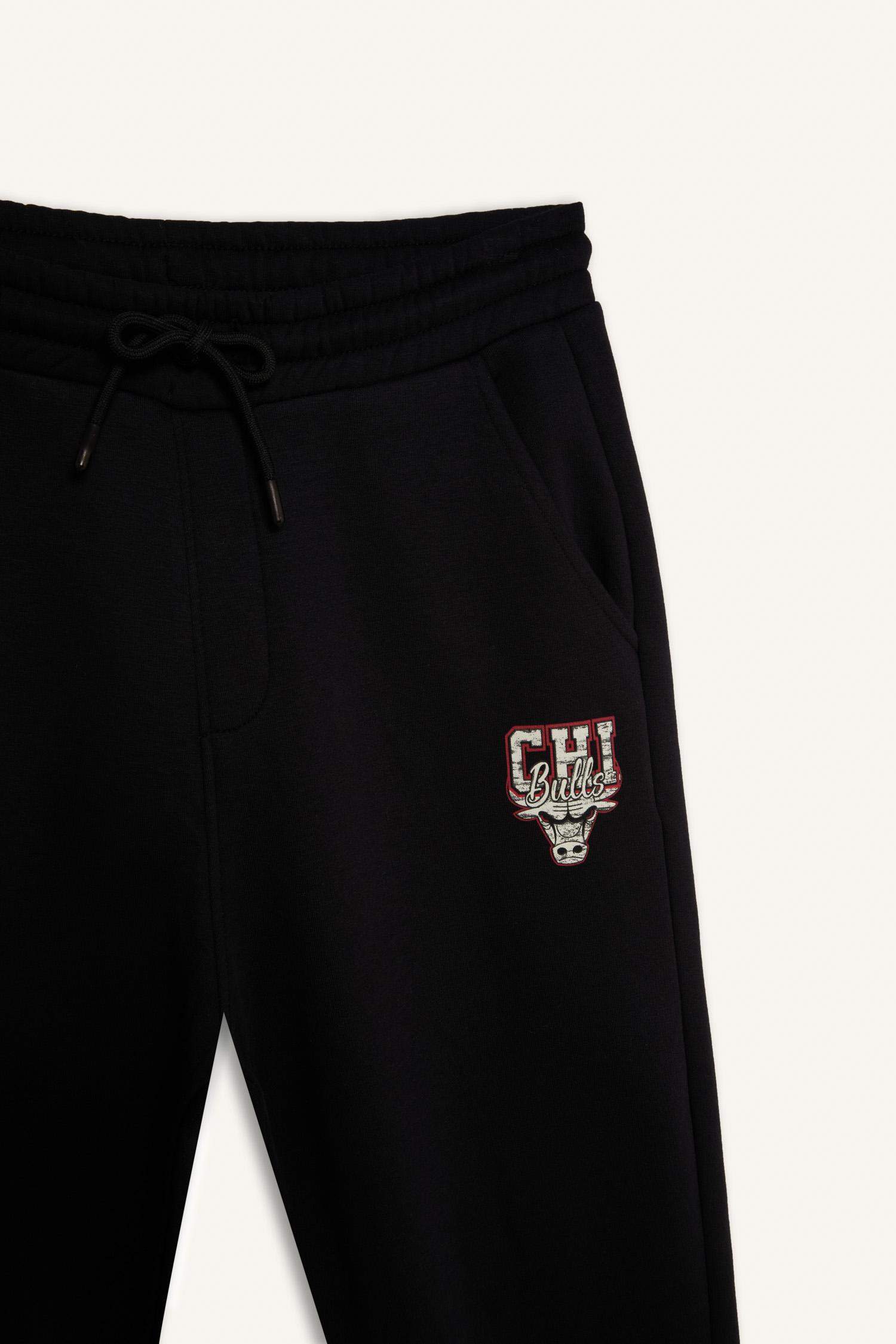 DeFactoFit NBA Chicago Bulls Standard Fit Waist Tied Thick Sweatpants