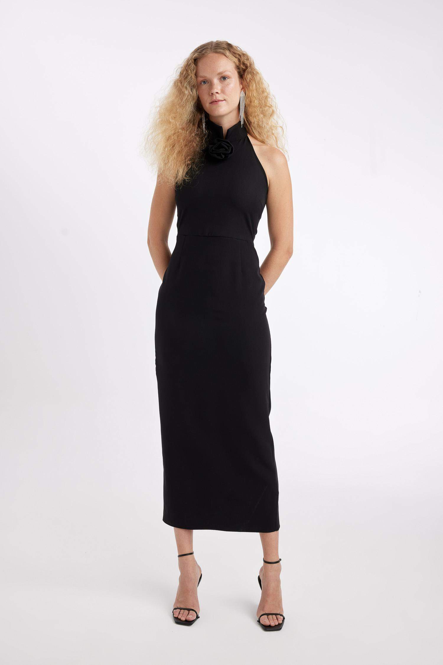 Bodycon Vücudu Saran Halter Yaka Kolsuz Maxi Abiye Elbise