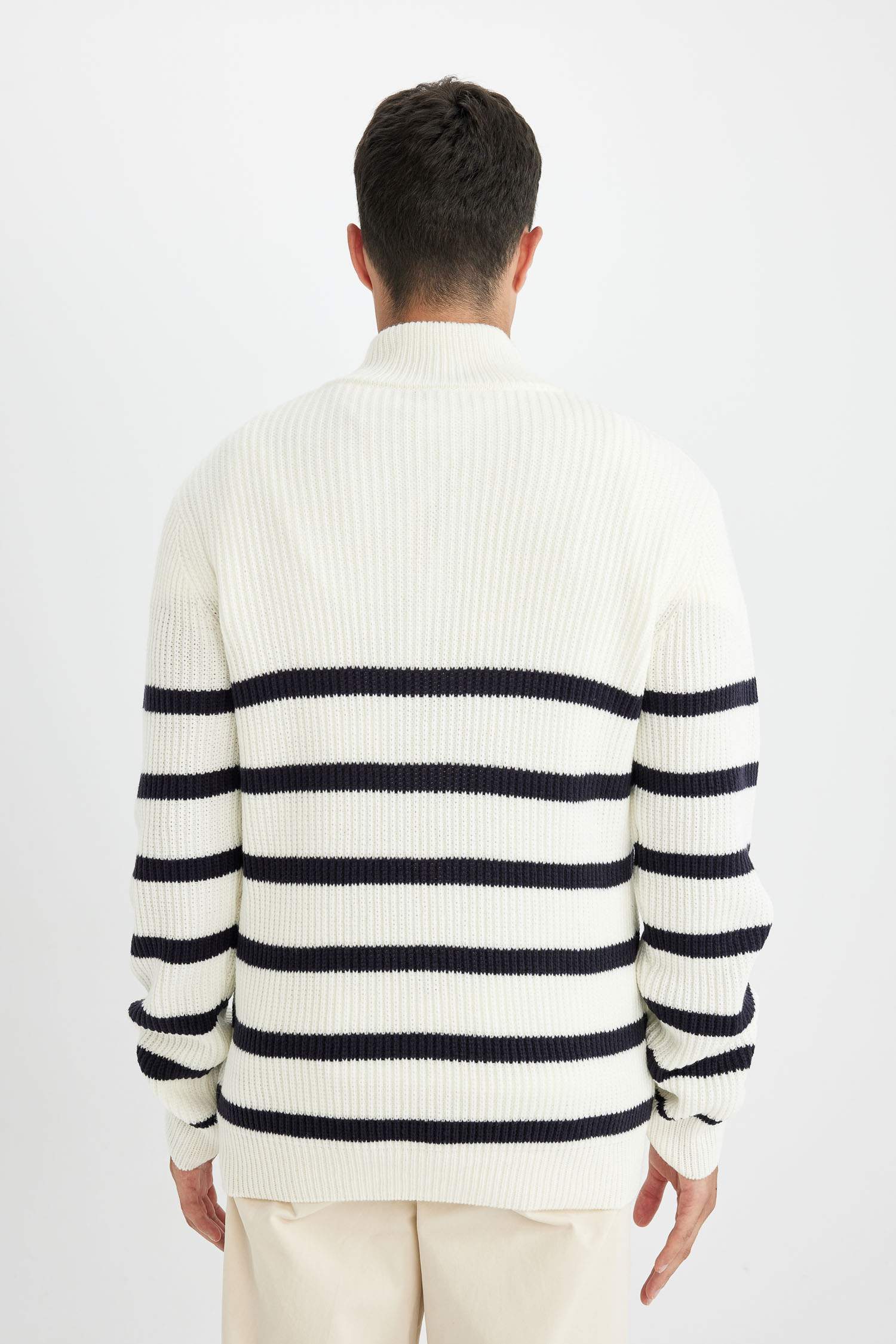 Standard Fit Stand Collar Half Zipper Striped Knitwear Pullover