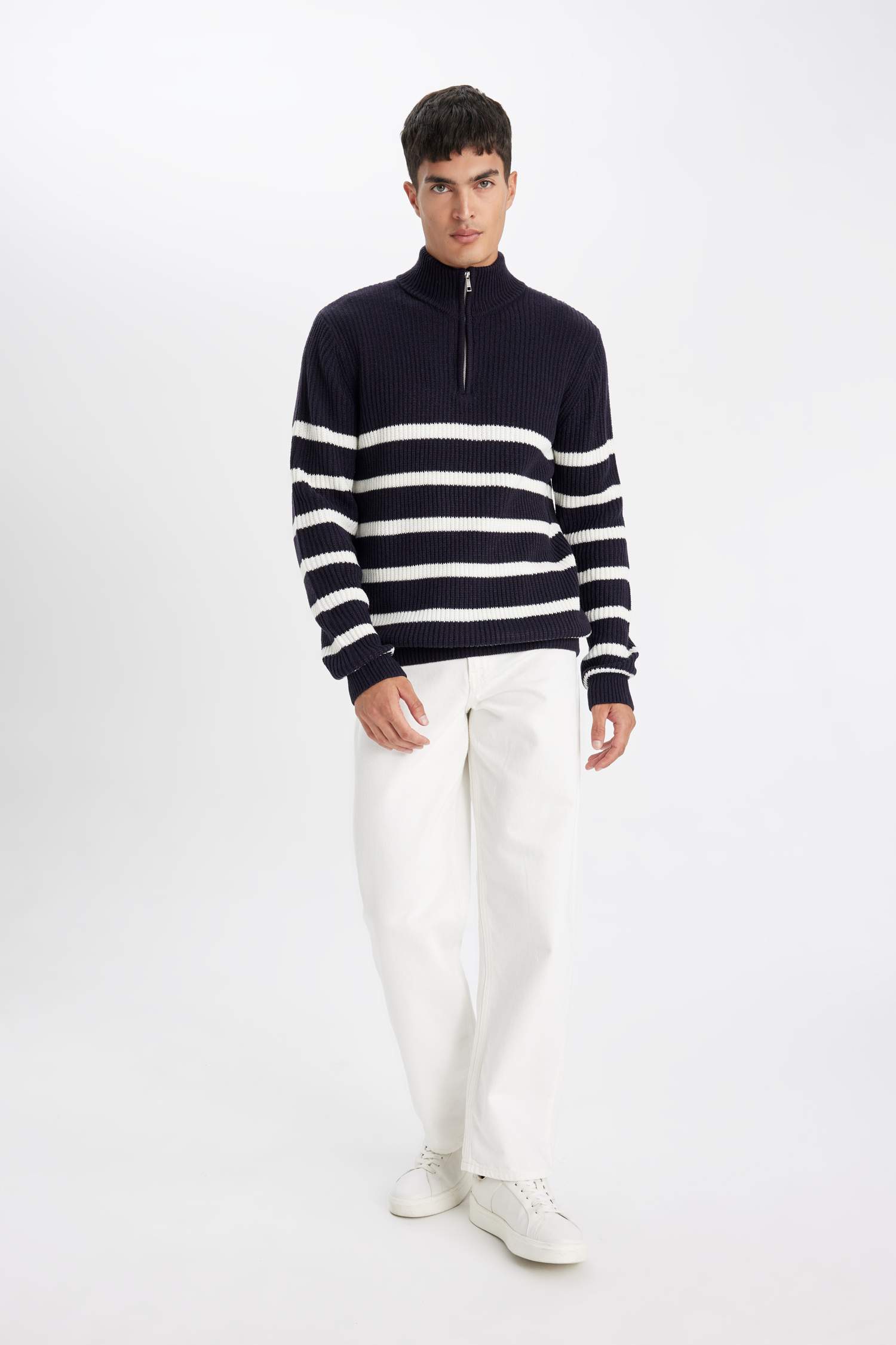 Standard Fit Turtleneck Knitwear Pullover