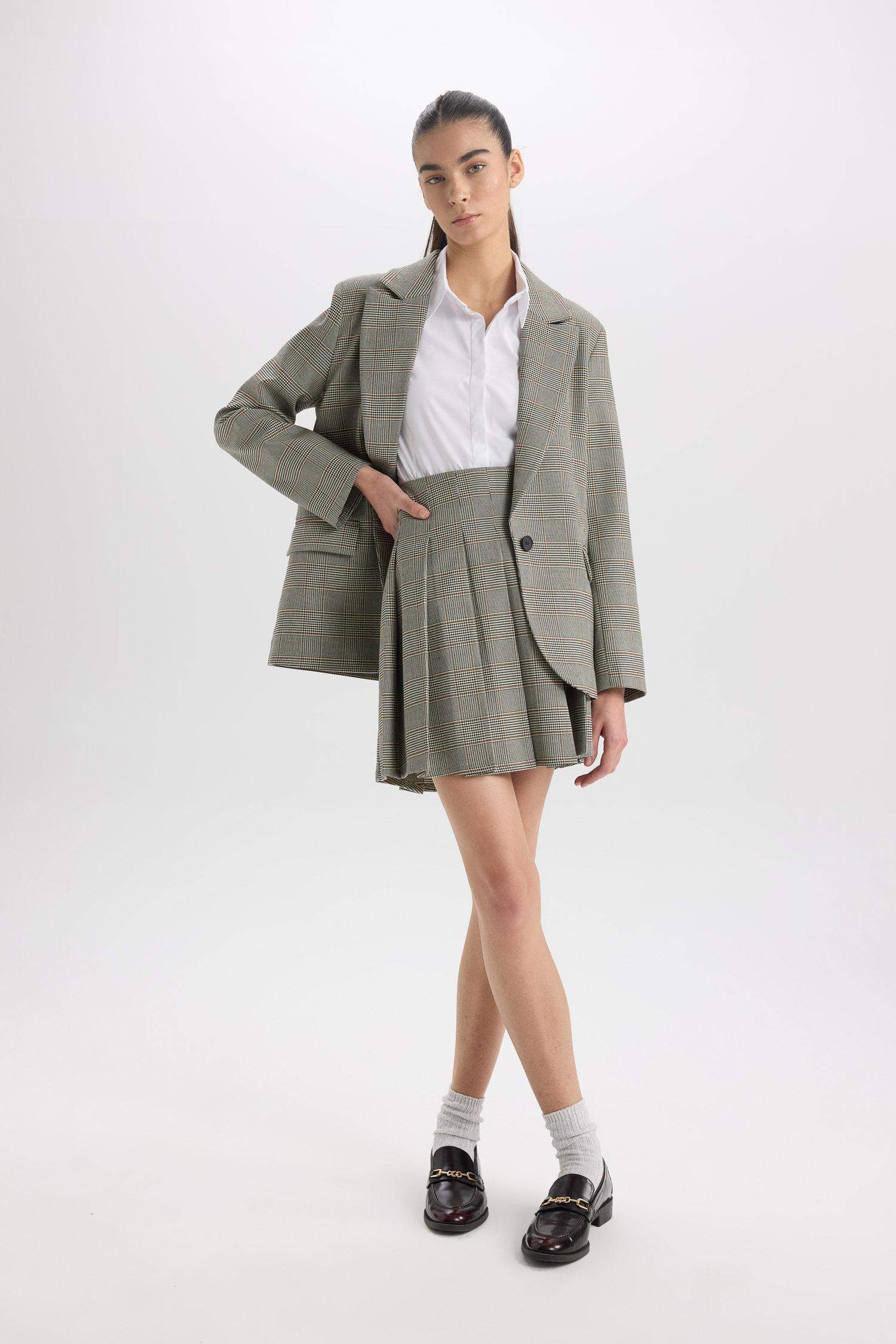 تنورة قصير كاروهات قصة A بخصر عادي