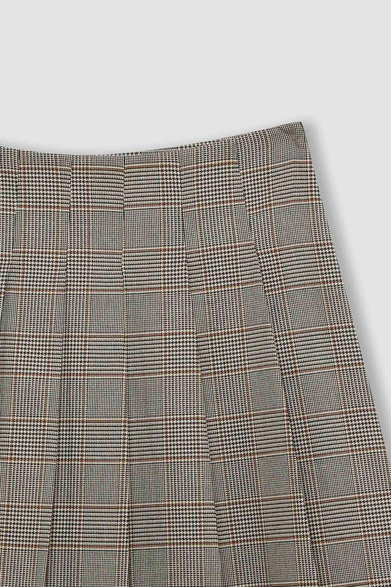 تنورة قصير كاروهات قصة A بخصر عادي