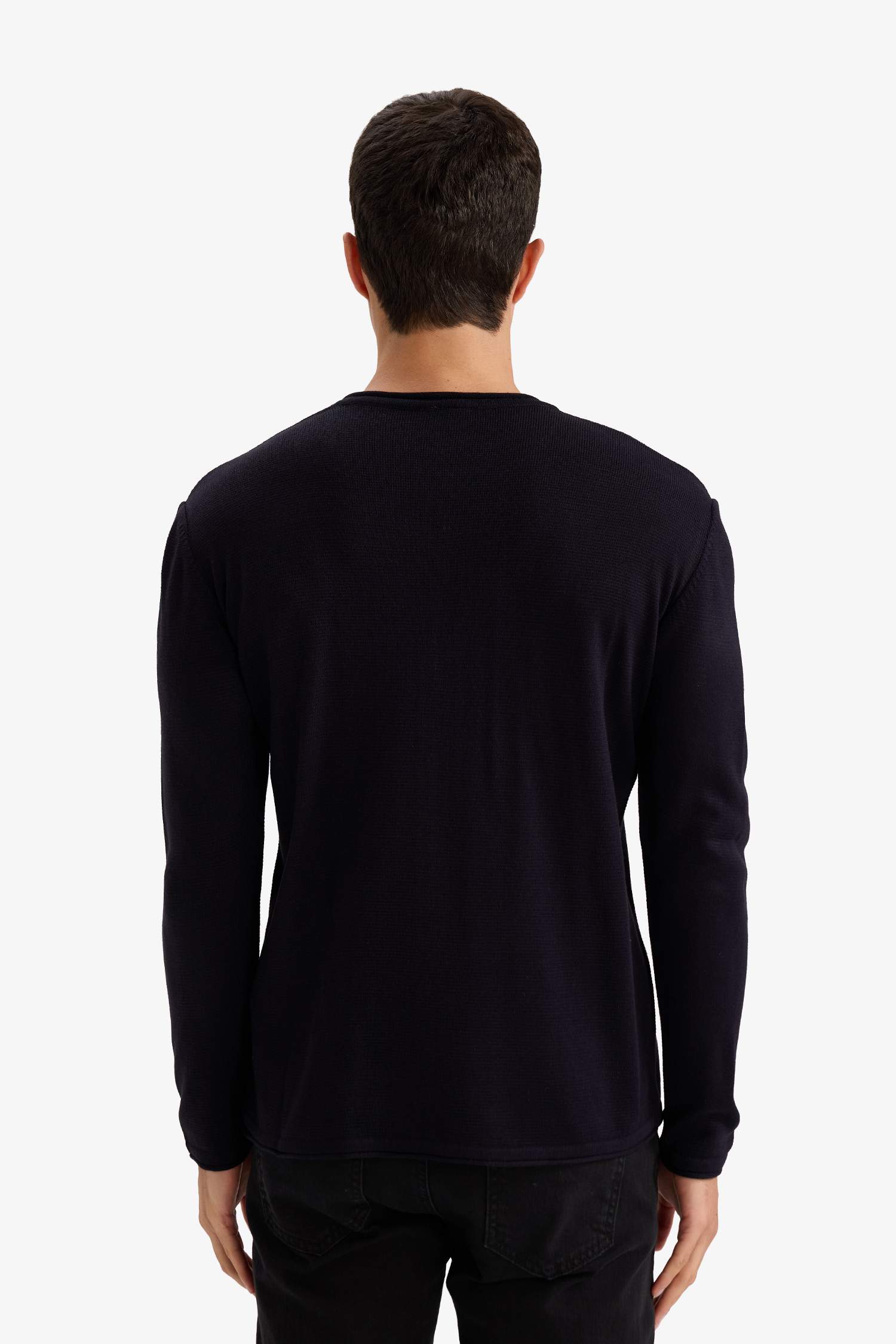 بلوفر تريكو قصة مريحة بياقة مستديرة