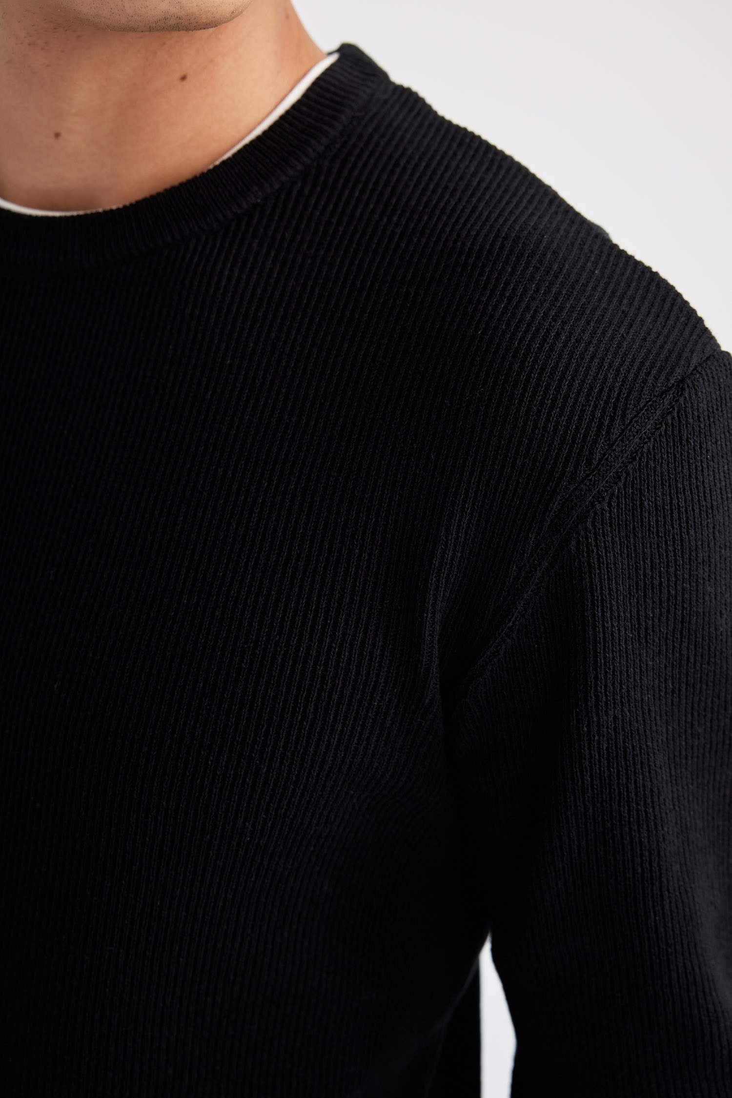 Relax Fit Bisiklet Yaka Yaka İçi Penye Detaylı Pamuklu Triko Kazak