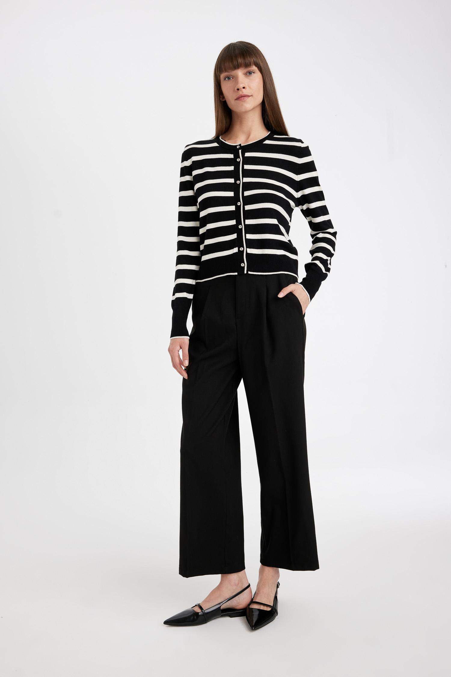 Regular Fit Çizgili Bisiklet Yaka Düğmeli Triko Hırka