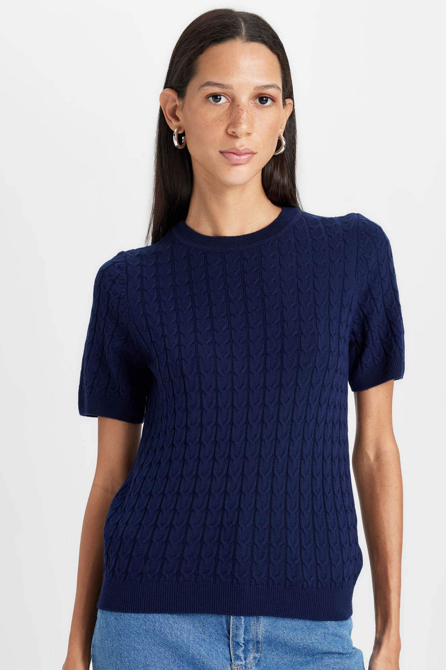 Regular Fit Bisiklet Yaka Saç Örgülü Kısa Kollu Triko Kazak