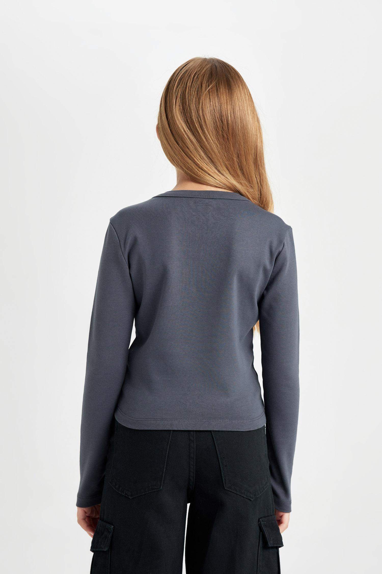 تيشيرت كروب بناتي كم طويل مضلع بطبعة شعار برقبة مستديرة - قطعتين