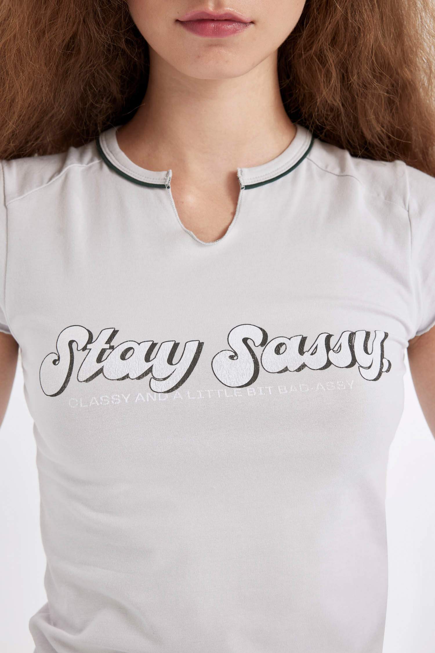 تيشيرت نص ردن من بياخة V