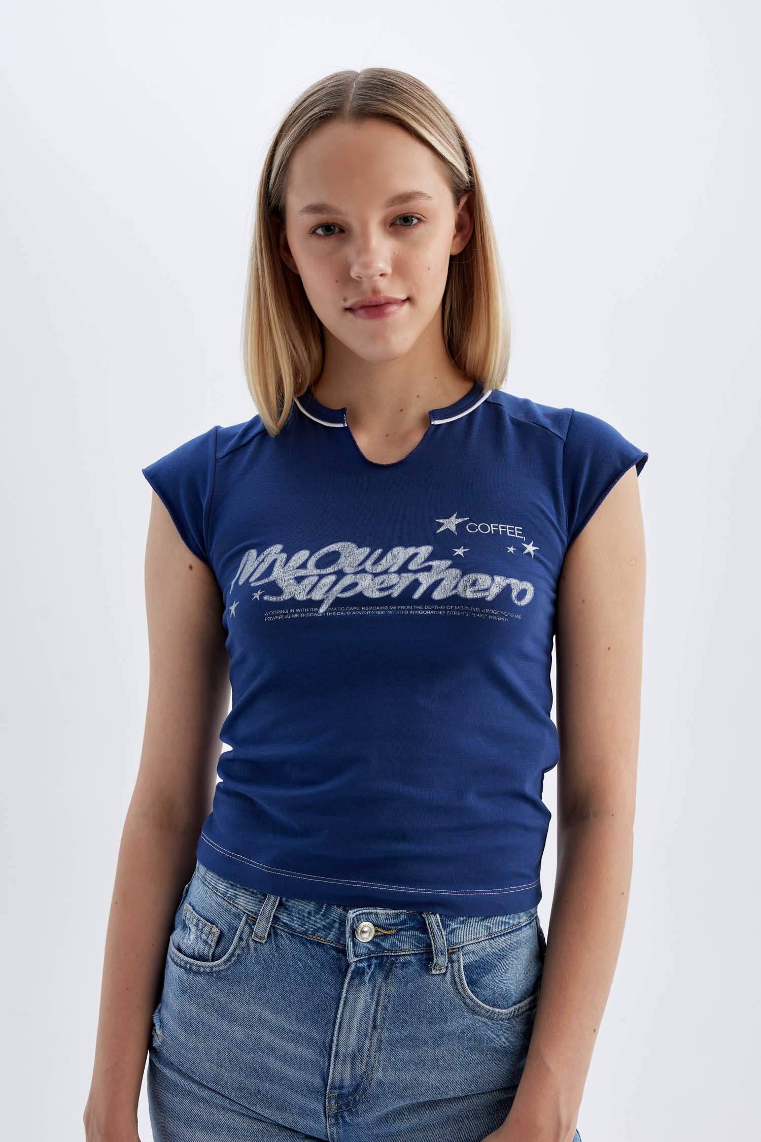 Fitted Bisiklet Yaka Baskılı Kısa Kollu Tişört