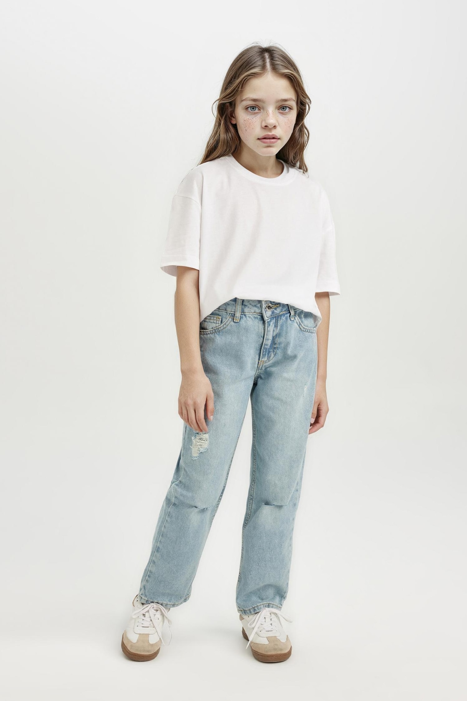 Kız Çocuk Straight Fit Yırtık Detaylı Düz Paça Cepli Jean Pantolon