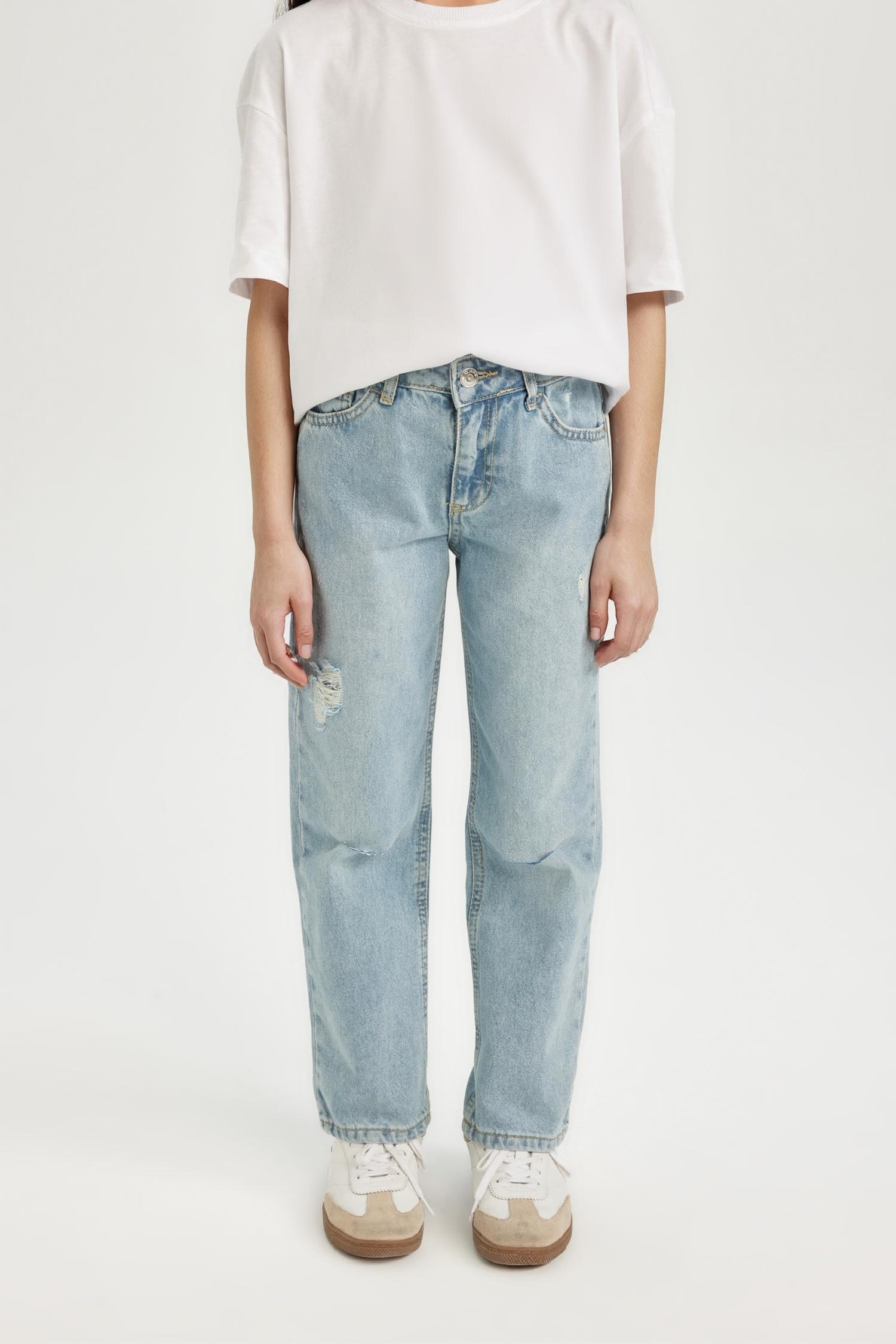 Kız Çocuk Straight Fit Yırtık Detaylı Düz Paça Cepli Jean Pantolon