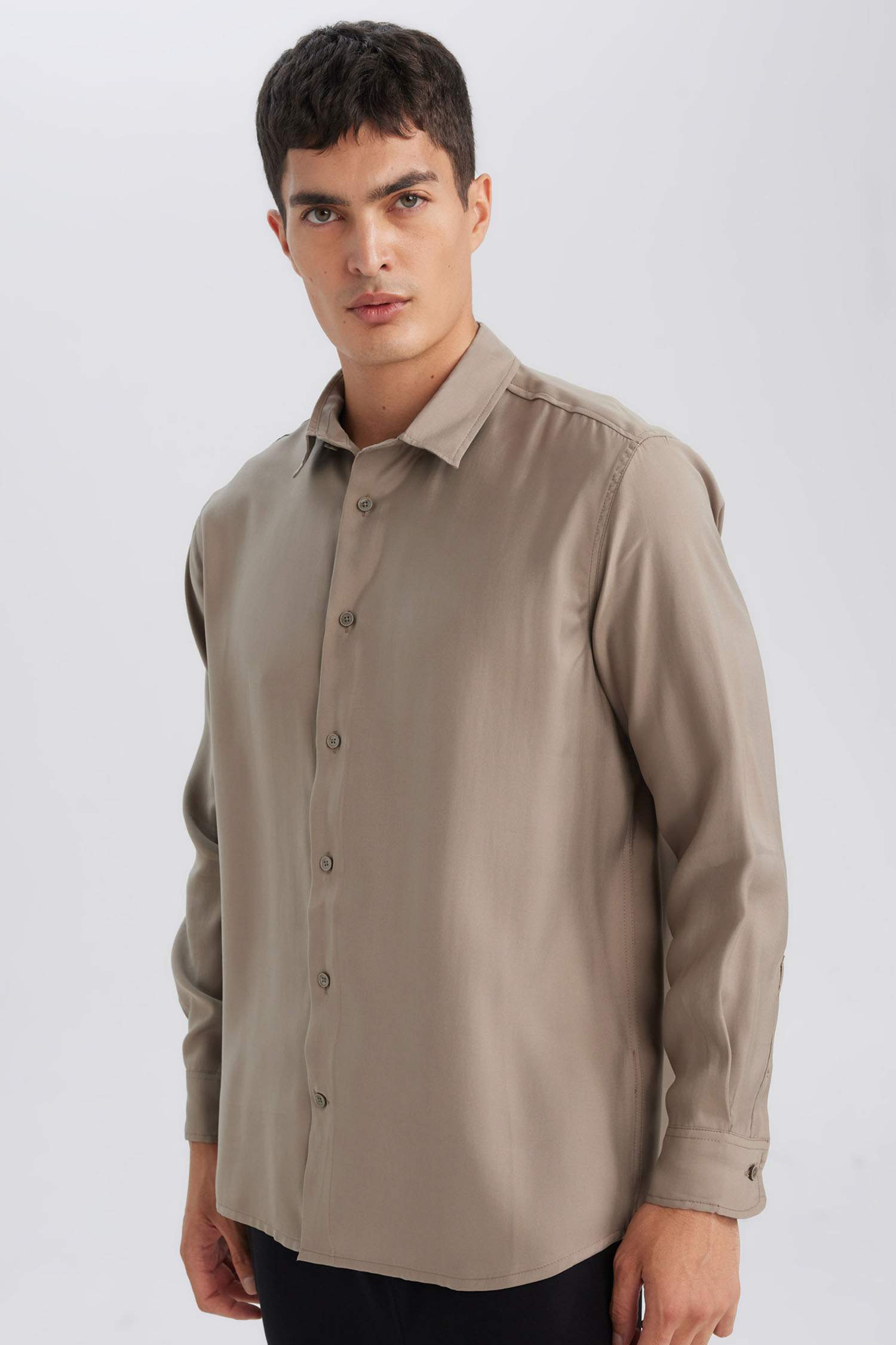 Chemise basique à coupe décontractée