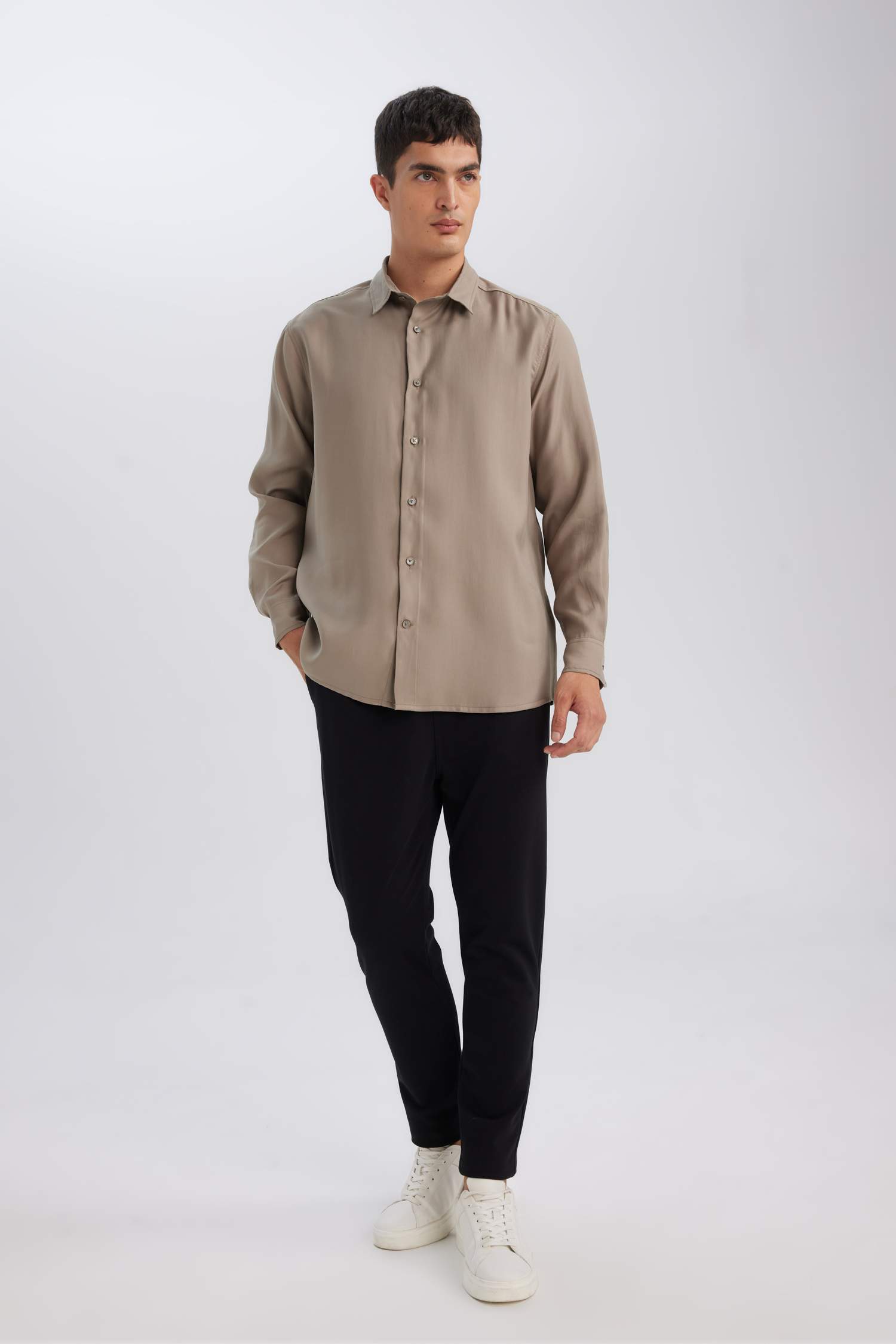 Chemise basique à coupe décontractée