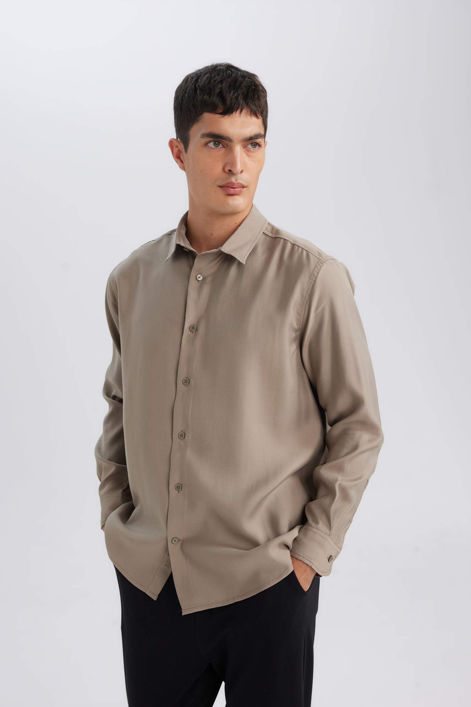 Chemise basique à coupe décontractée